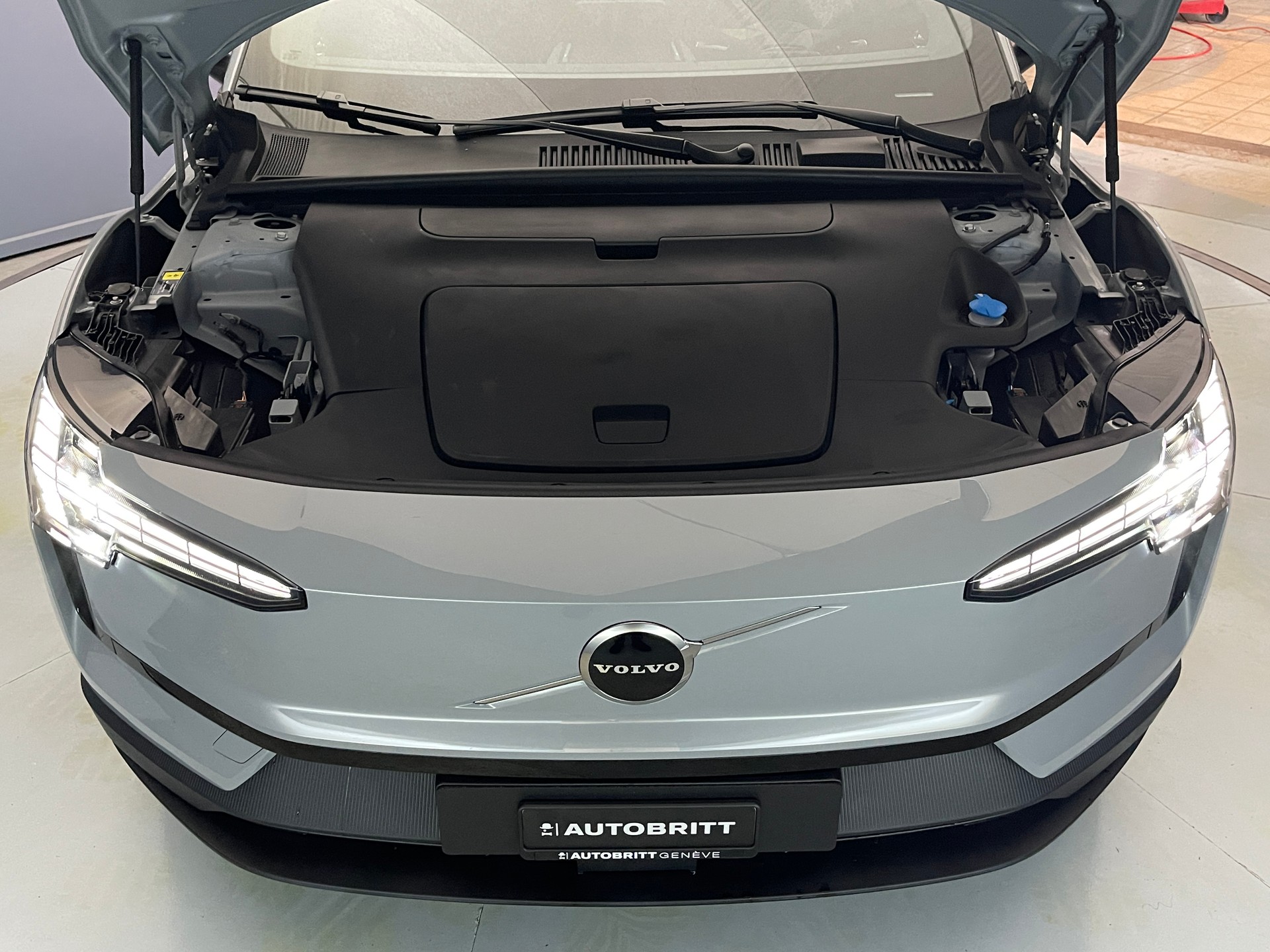 VOLVO EX30 E40 Core-image-4