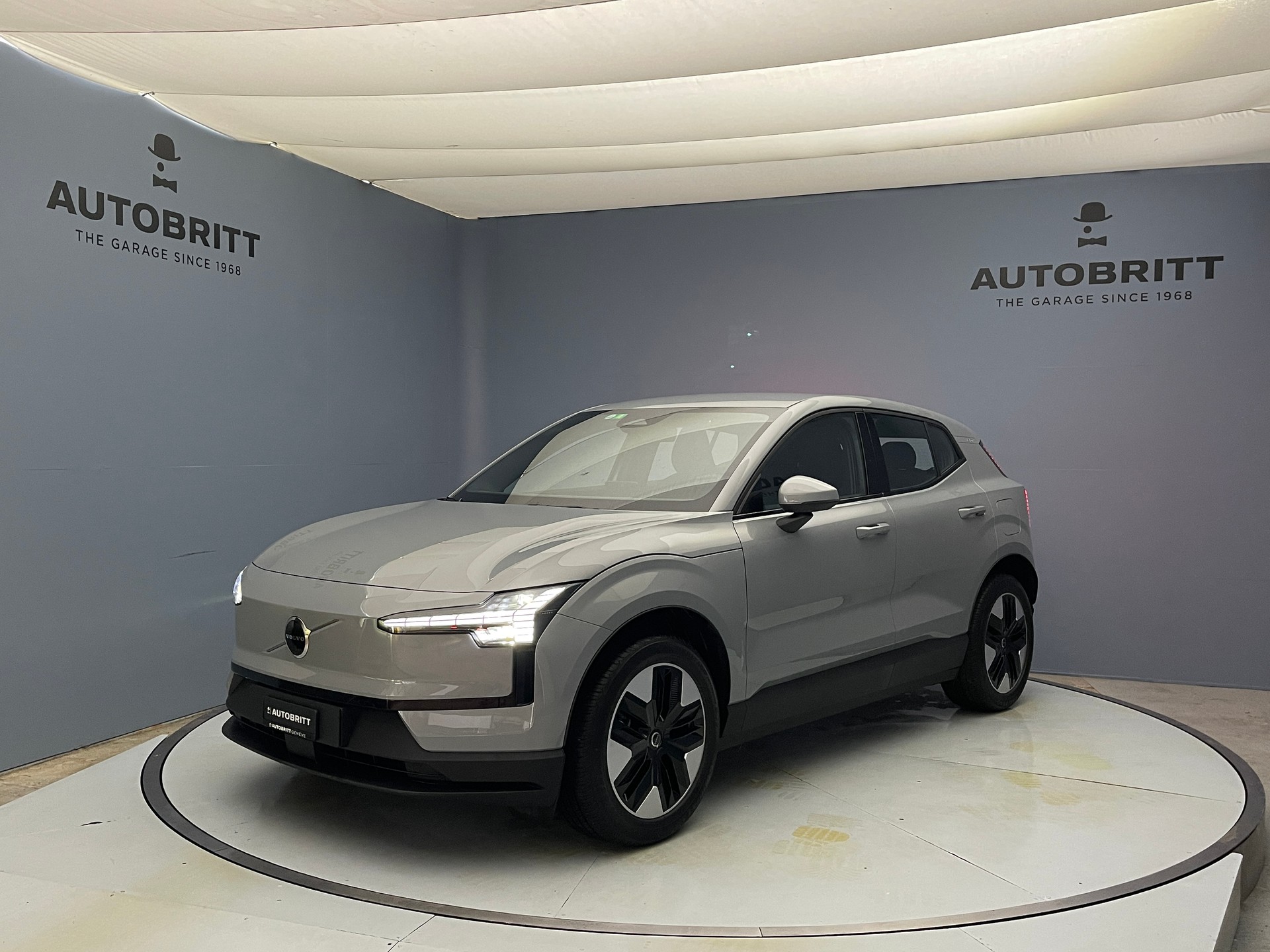 VOLVO EX30 E40 Core-image-0