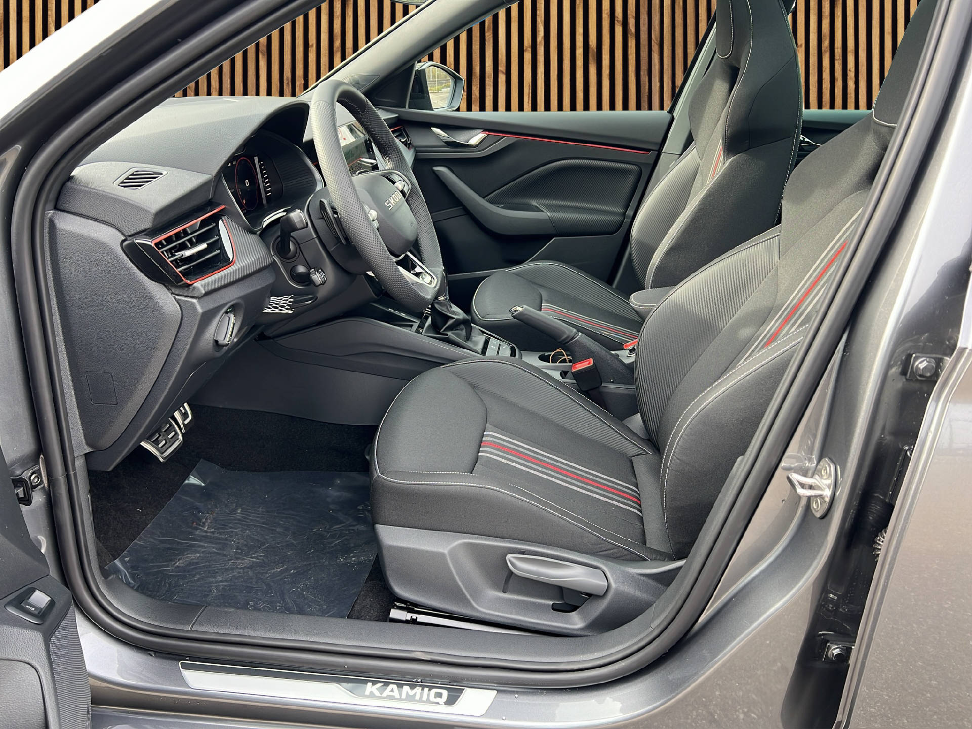 SKODA Kamiq 1.5 TSI Monte Carlo DSG-image-8