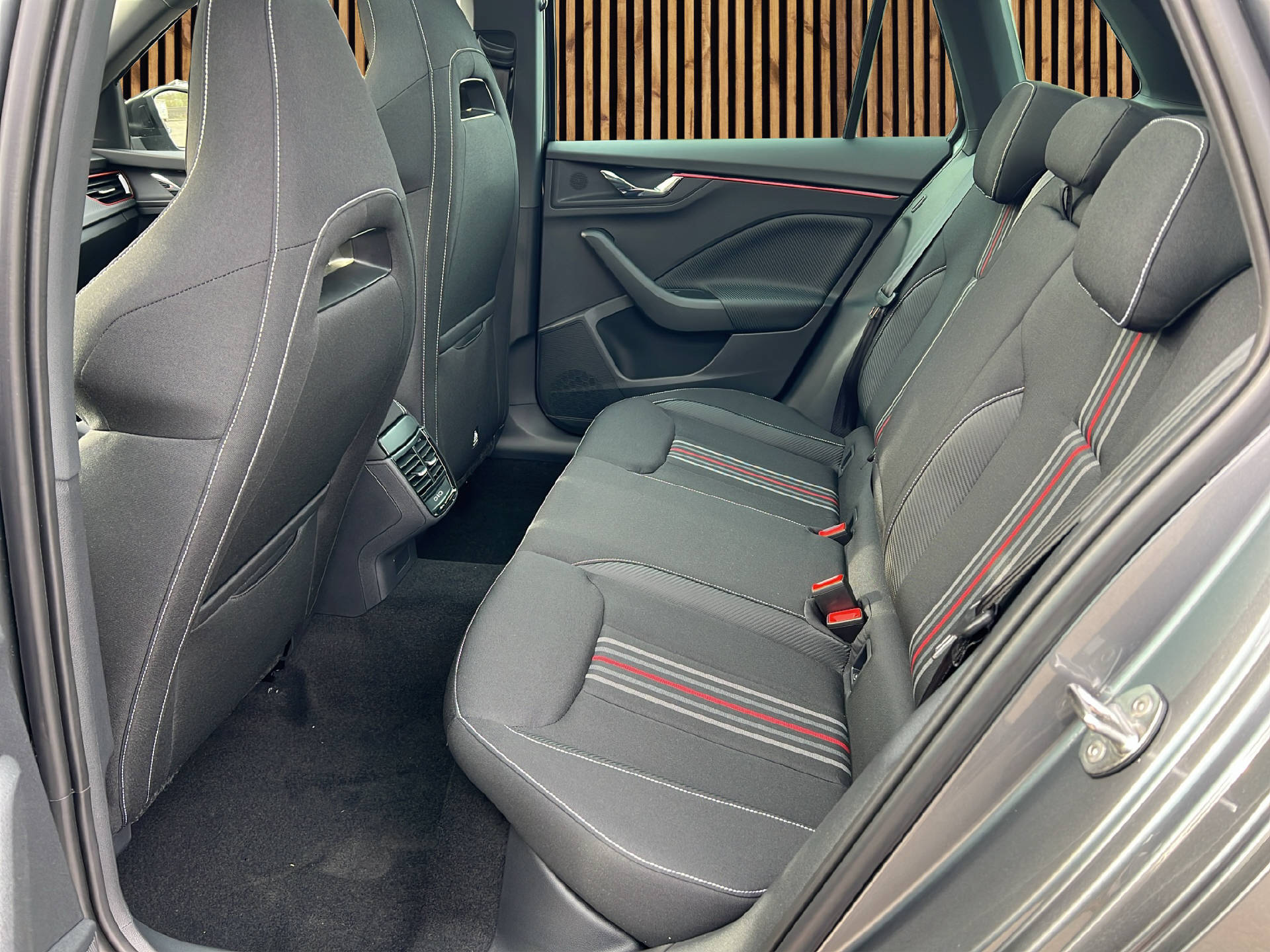 SKODA Kamiq 1.5 TSI Monte Carlo DSG-image-11
