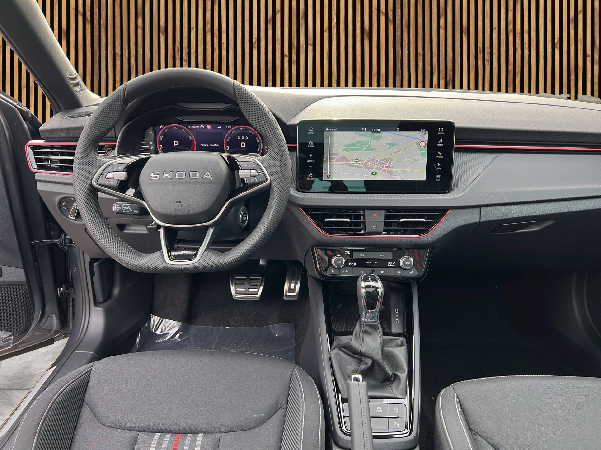 SKODA Kamiq 1.5 TSI Monte Carlo DSG-image-13
