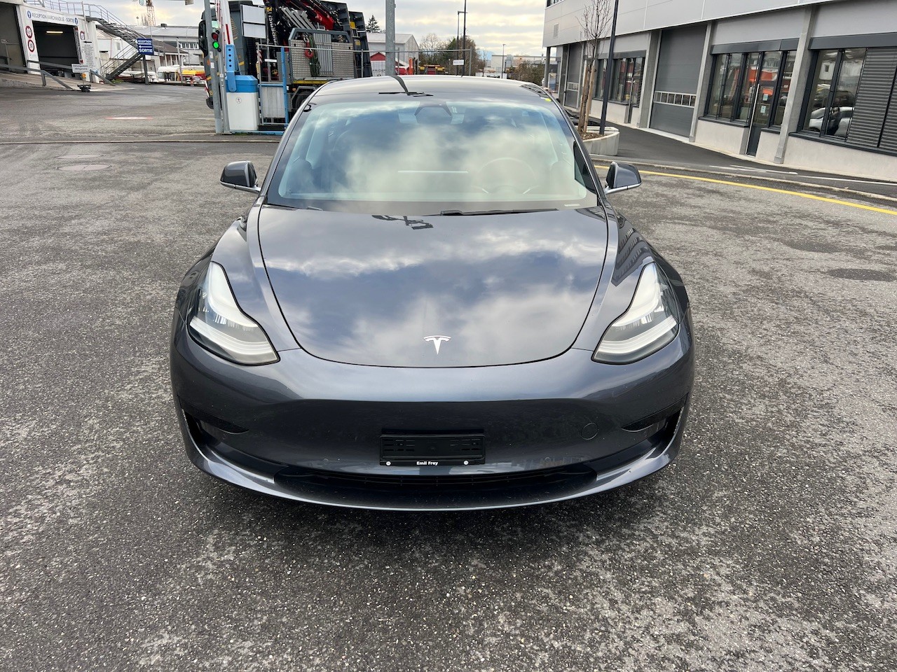 TESLA Model 3-image-1
