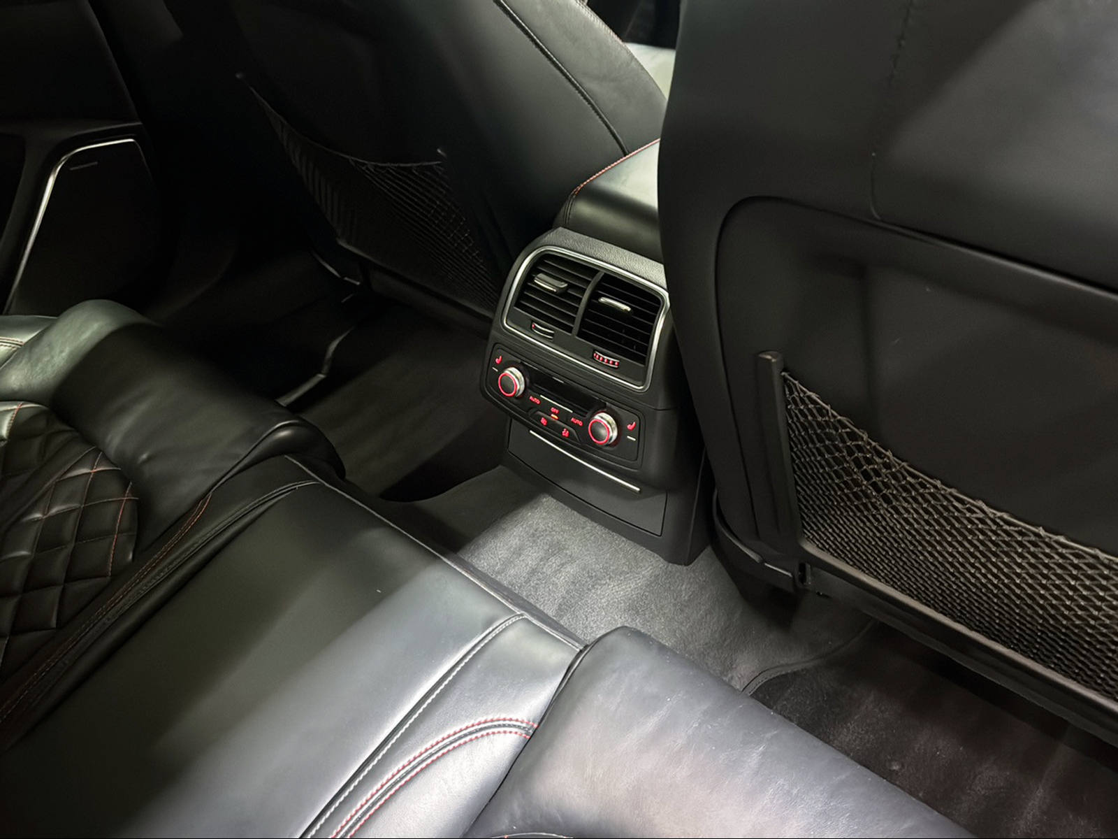 AUDI A6 Limousine 3.0 BiTDI V6 quattro competition tiptronic-image-21