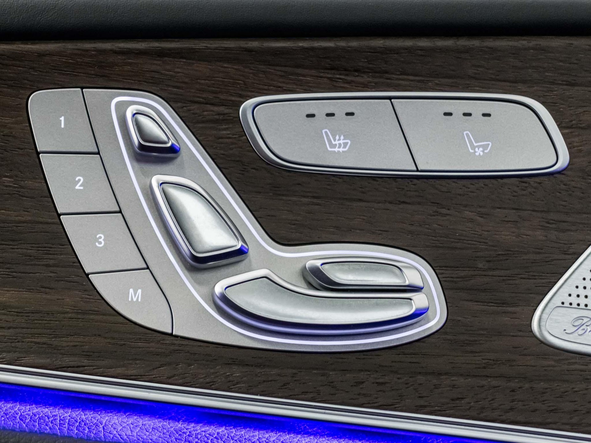 MERCEDES-BENZ CLS 450 4MATIC Coupé-image-12