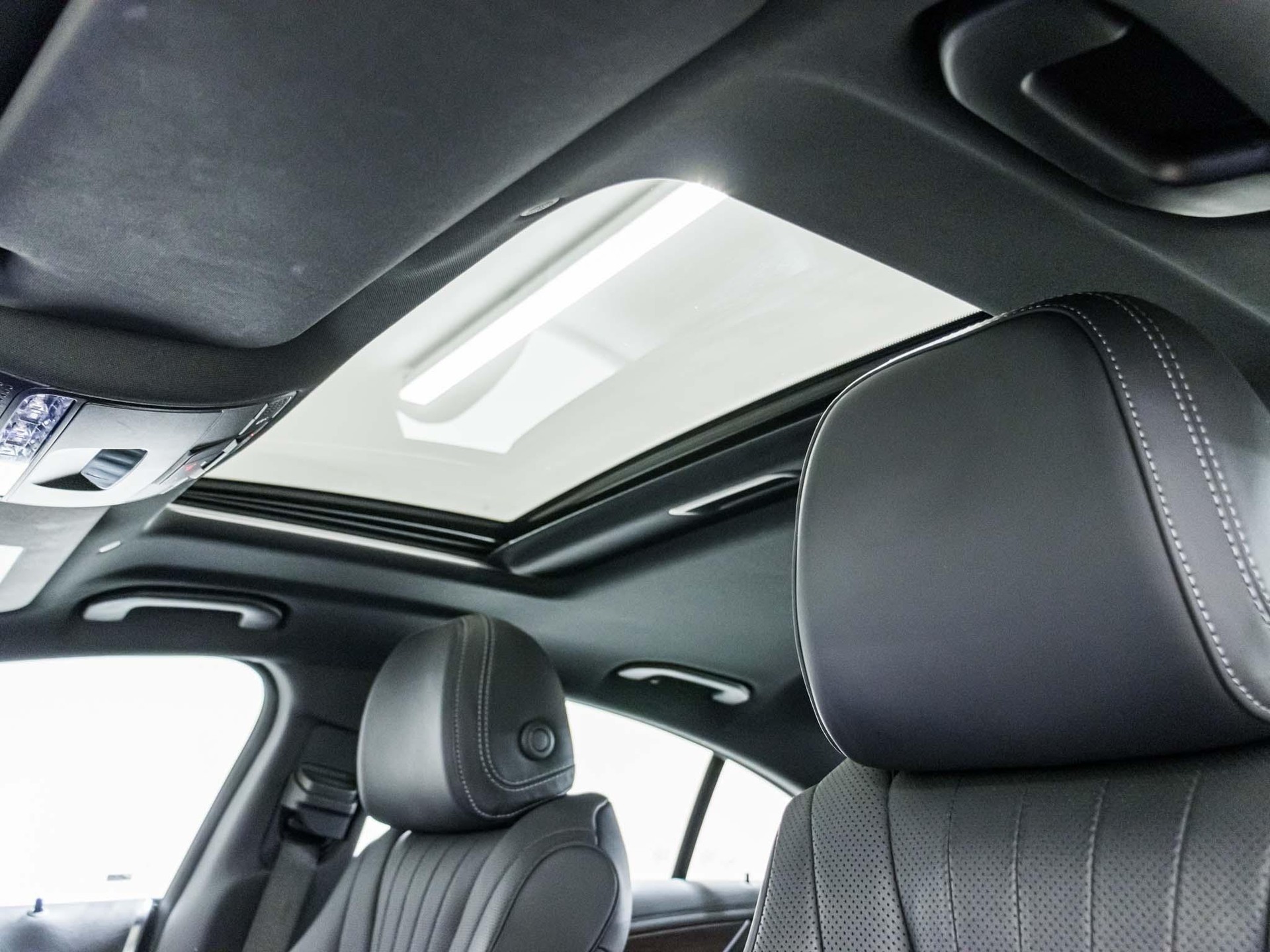 MERCEDES-BENZ CLS 450 4MATIC Coupé-image-8