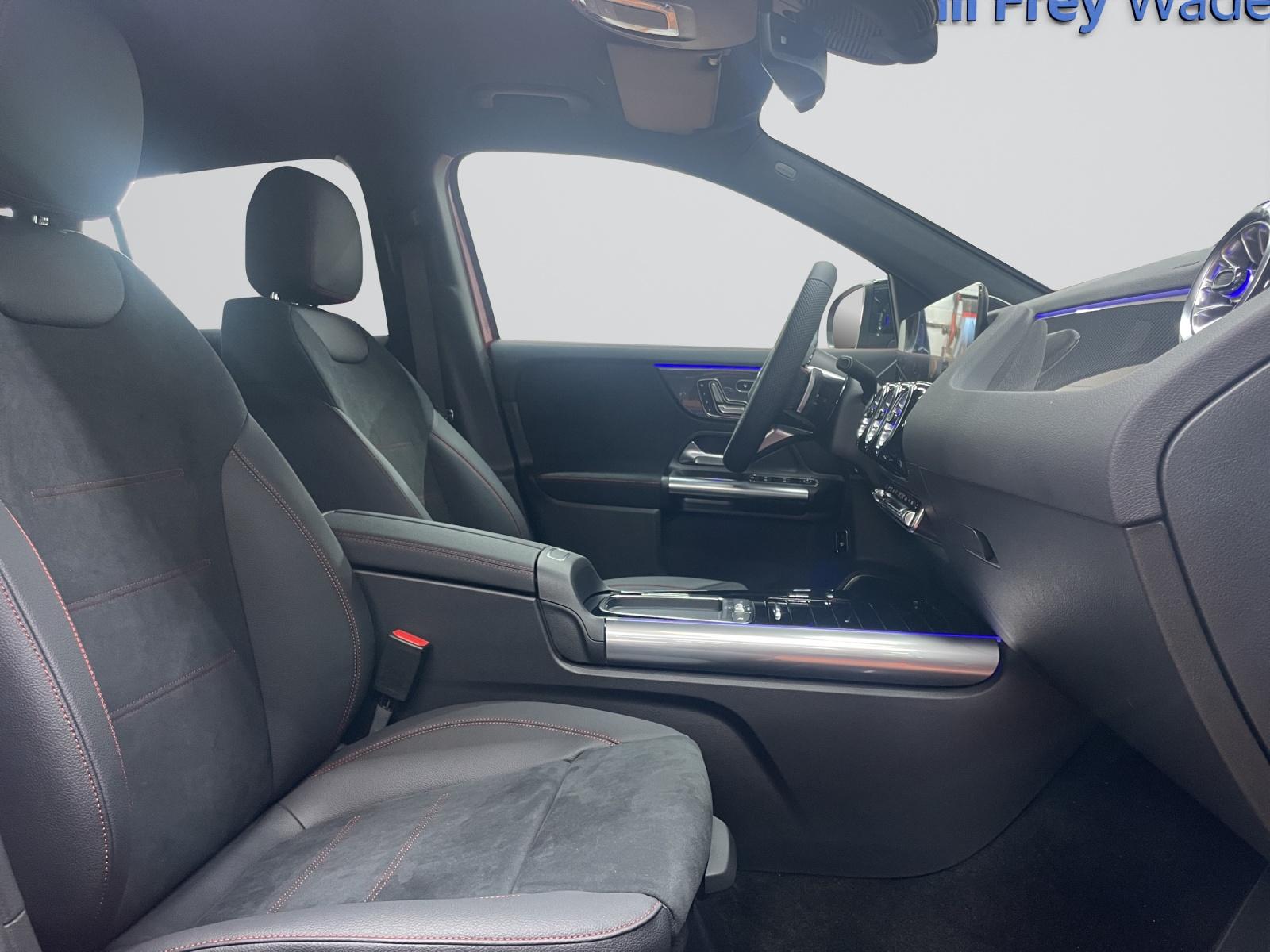 MERCEDES-BENZ GLA 200 Night Star AMG Line-image-5