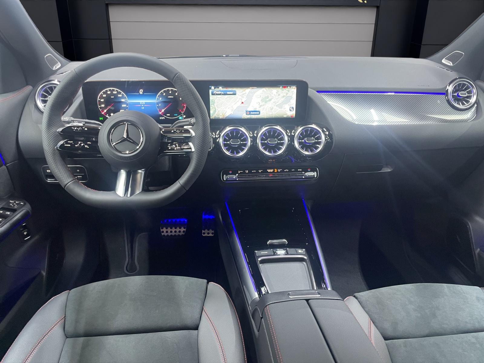 MERCEDES-BENZ GLA 200 Night Star AMG Line-image-4
