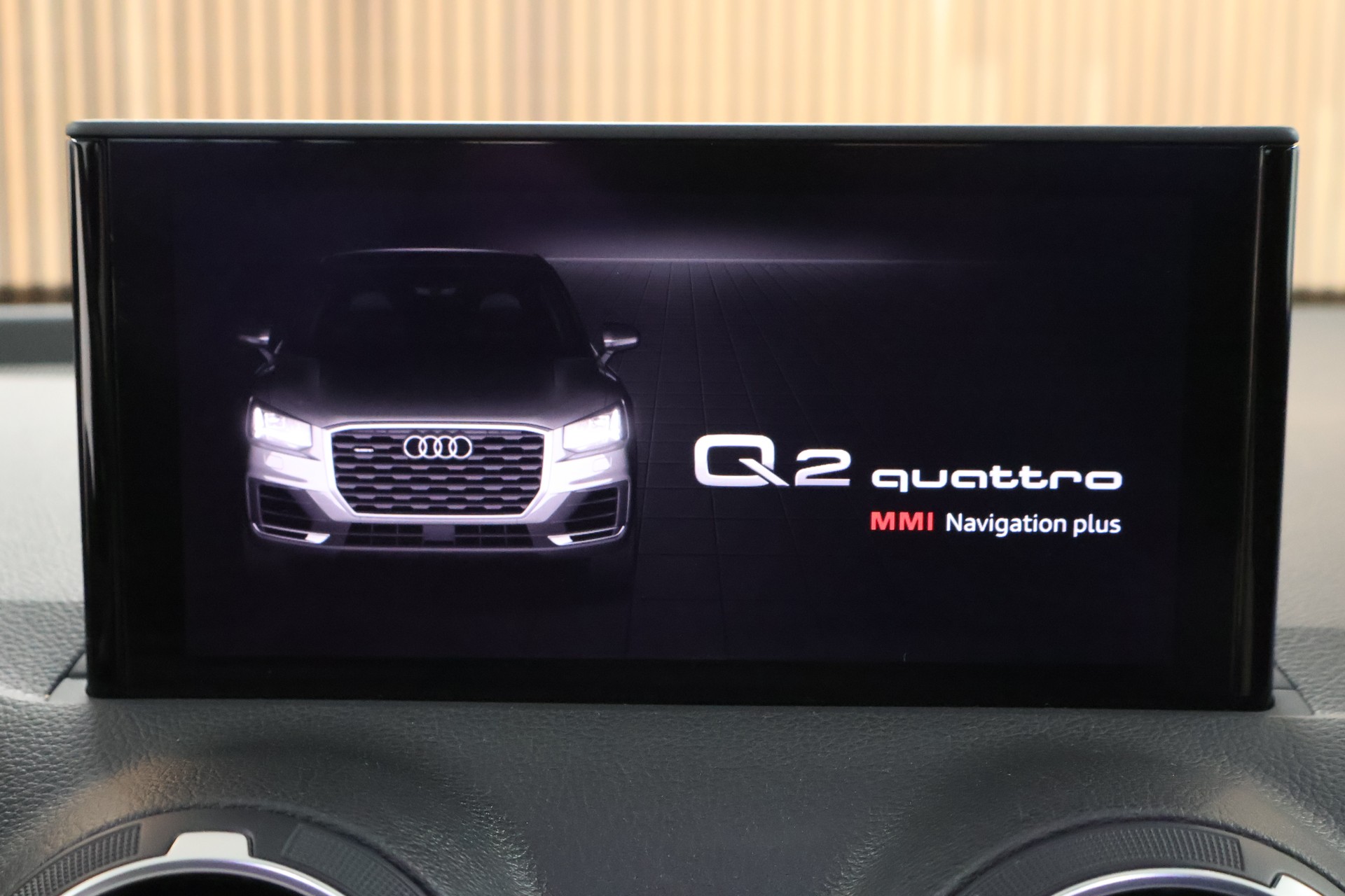 AUDI Q2 35 TDI S line quattro S-tronic-image-22