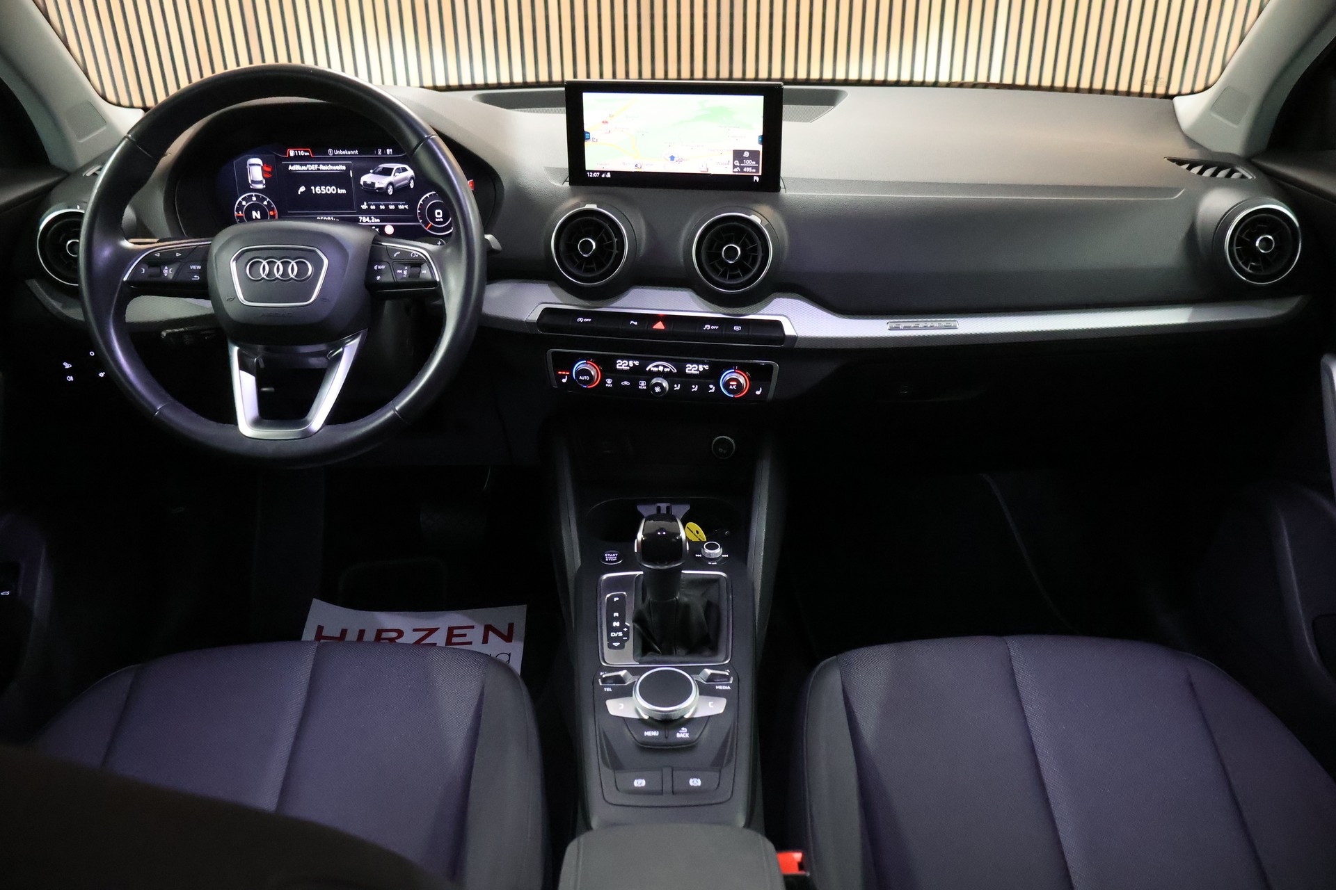 AUDI Q2 35 TDI S line quattro S-tronic-image-15