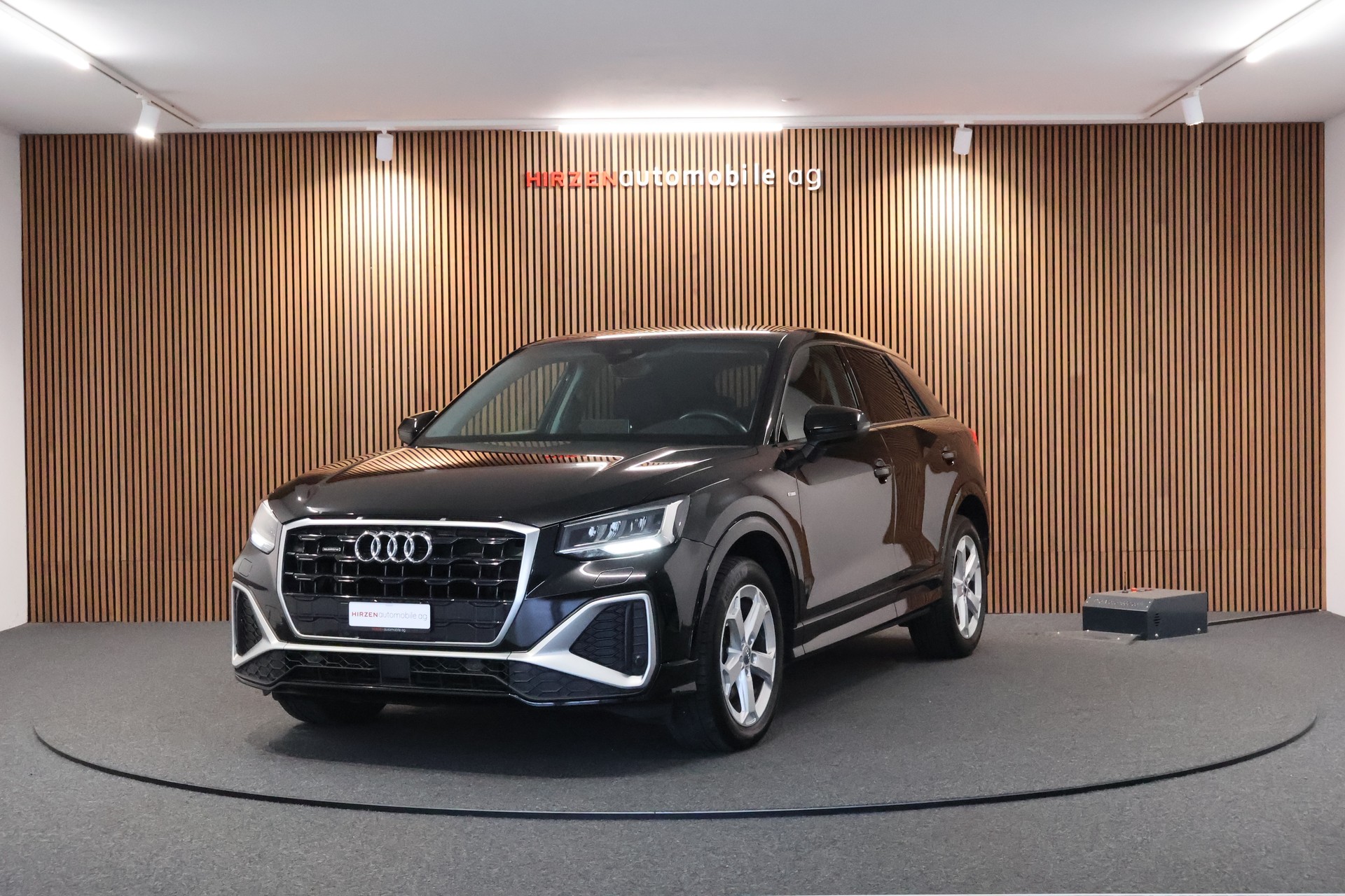 AUDI Q2 35 TDI S line quattro S-tronic-image-0