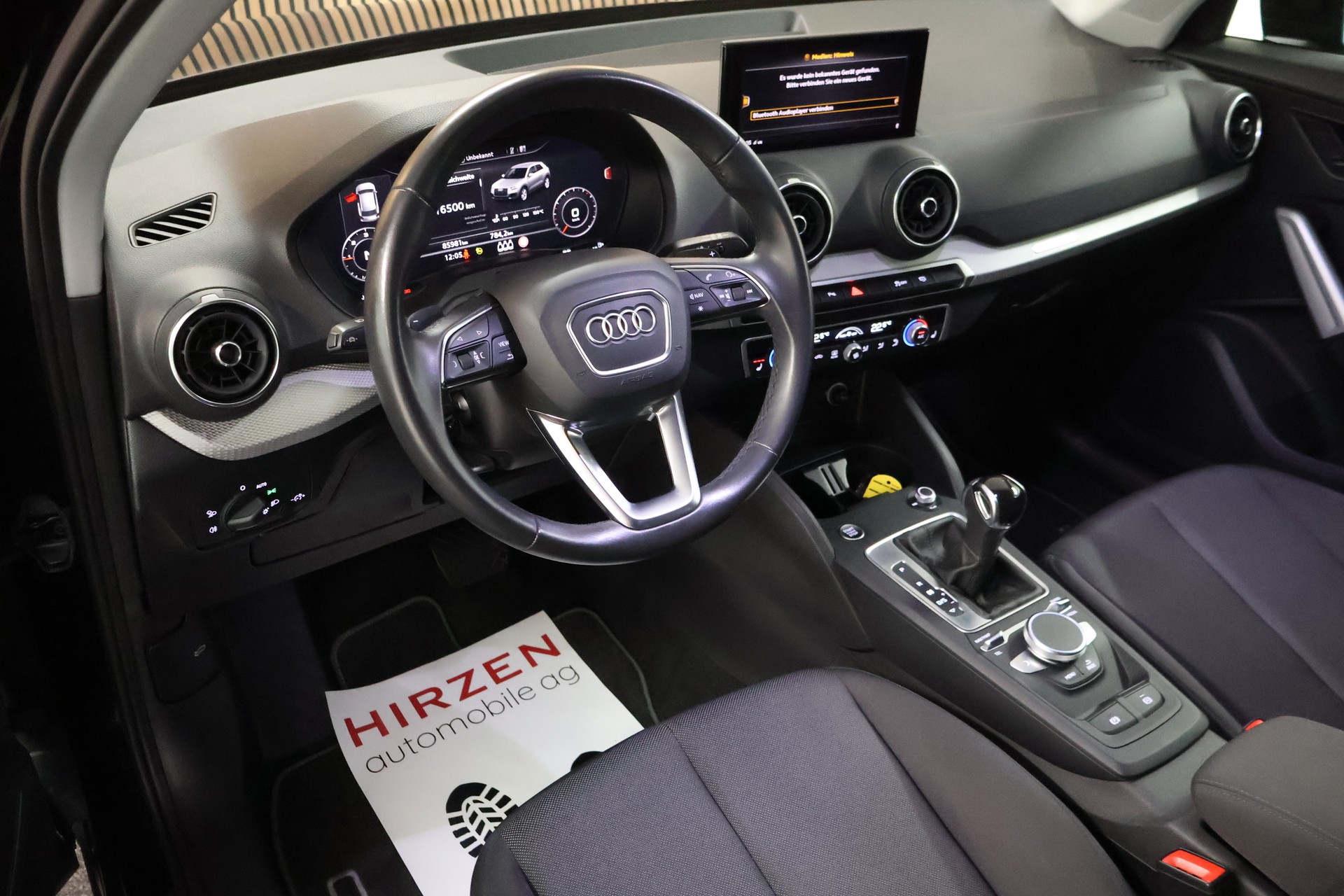 AUDI Q2 35 TDI S line quattro S-tronic-image-9