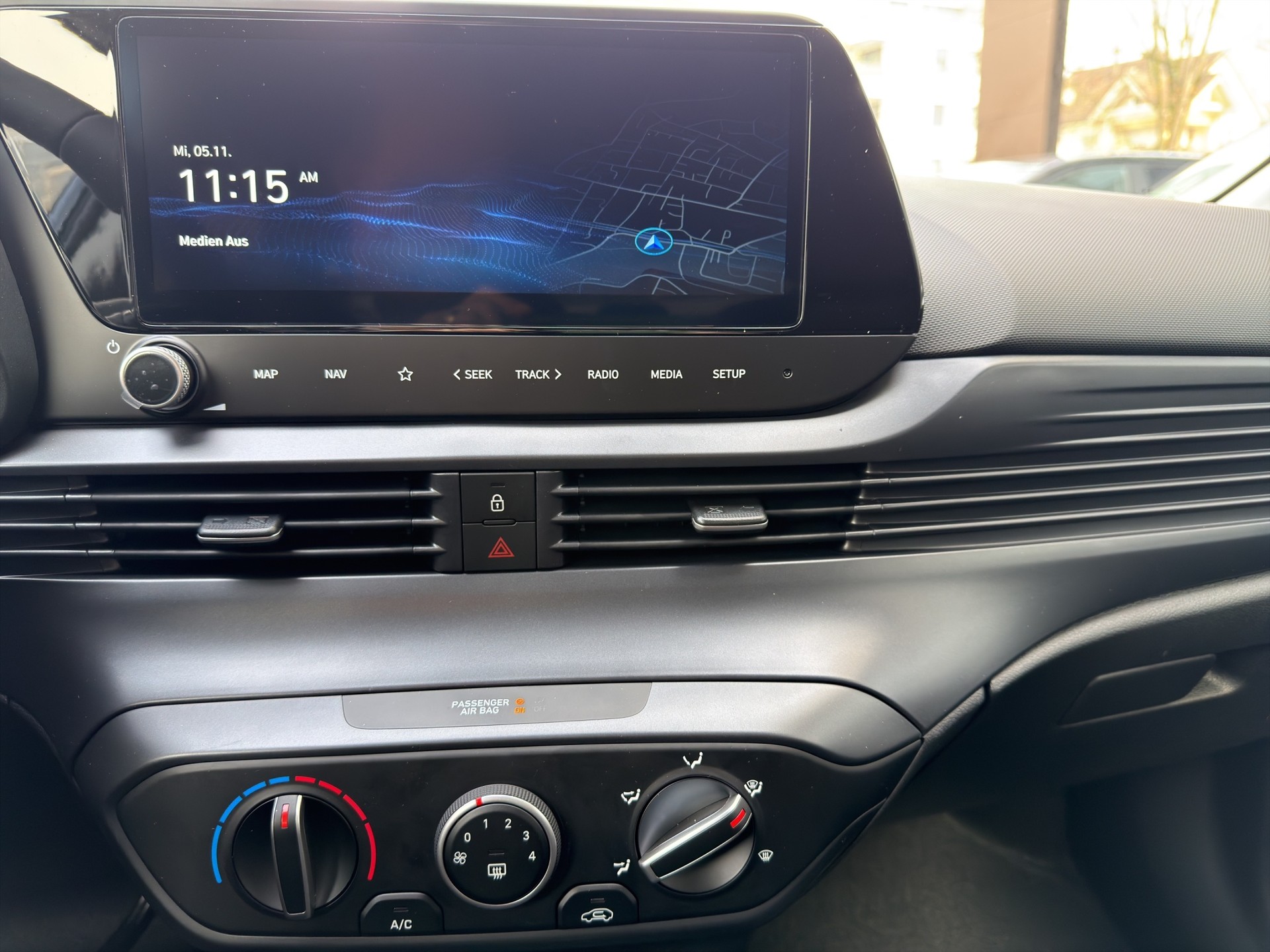 HYUNDAI i20 1.0 T-GDi Amplia-image-8