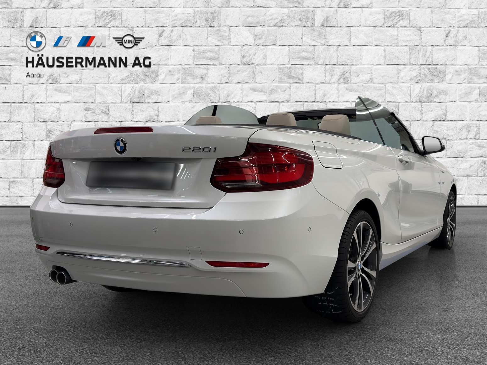BMW 220i Luxury Line-image-5