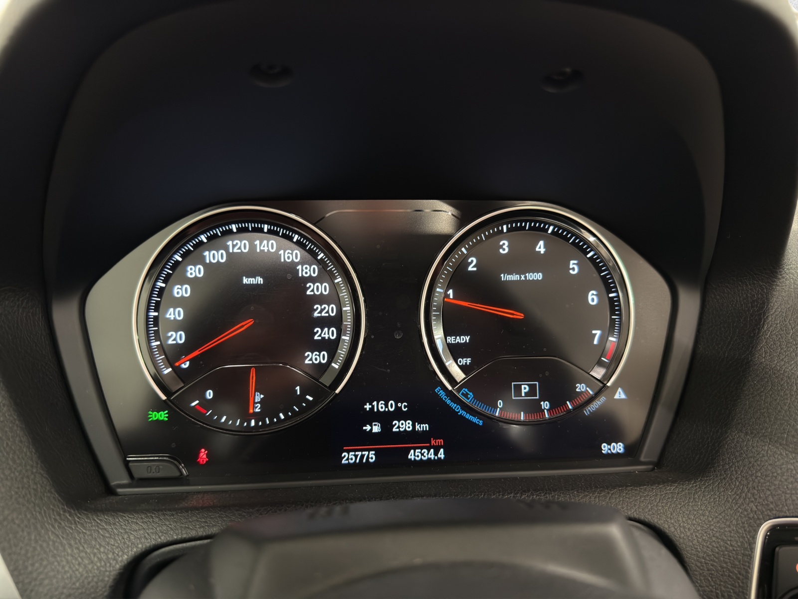 BMW 220i Luxury Line-image-14
