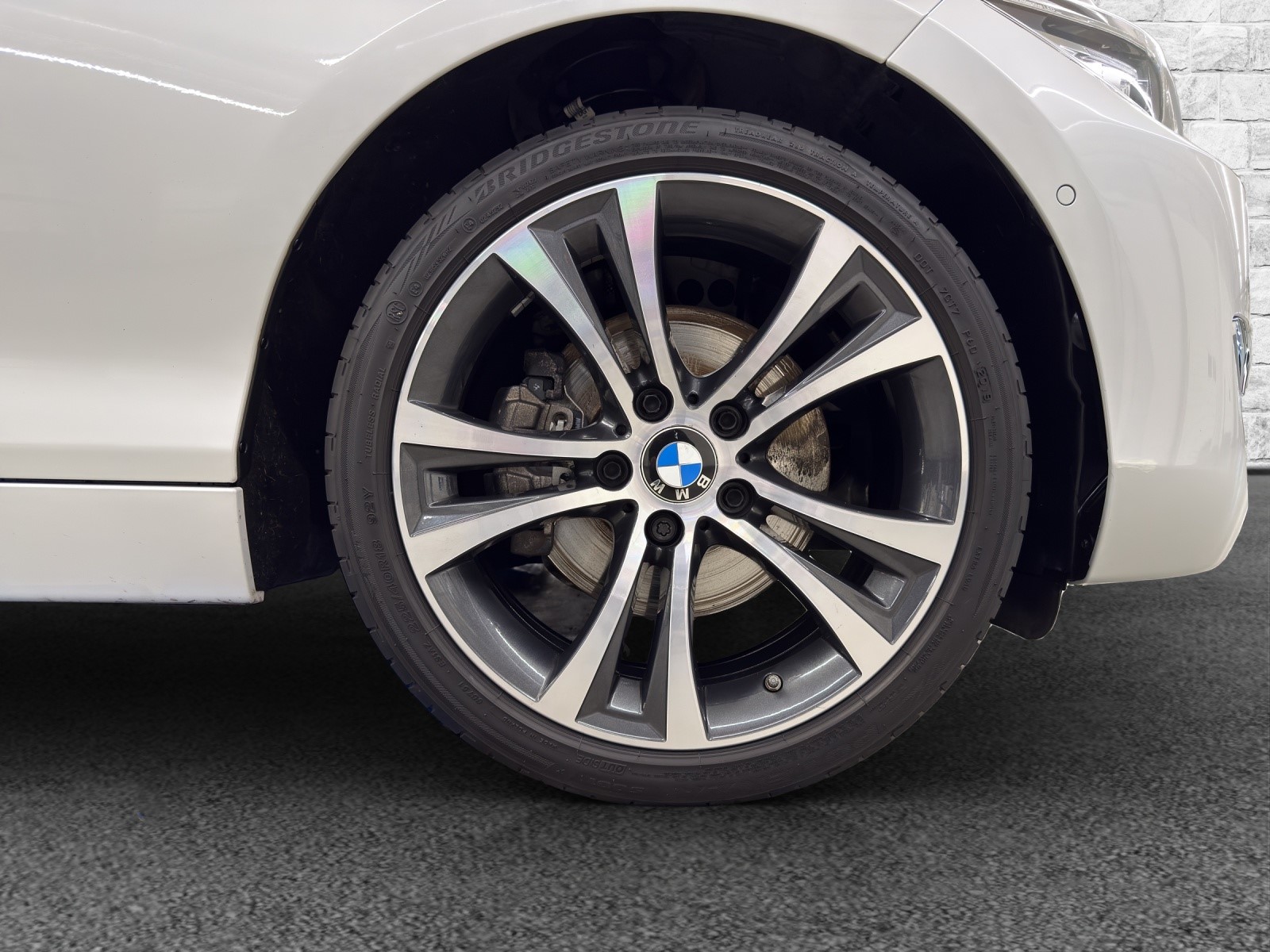 BMW 220i Luxury Line-image-12