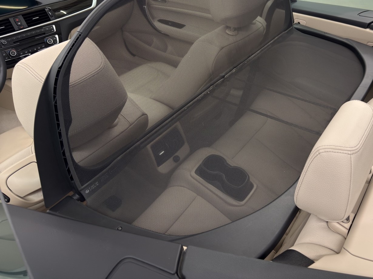 BMW 220i Luxury Line-image-20