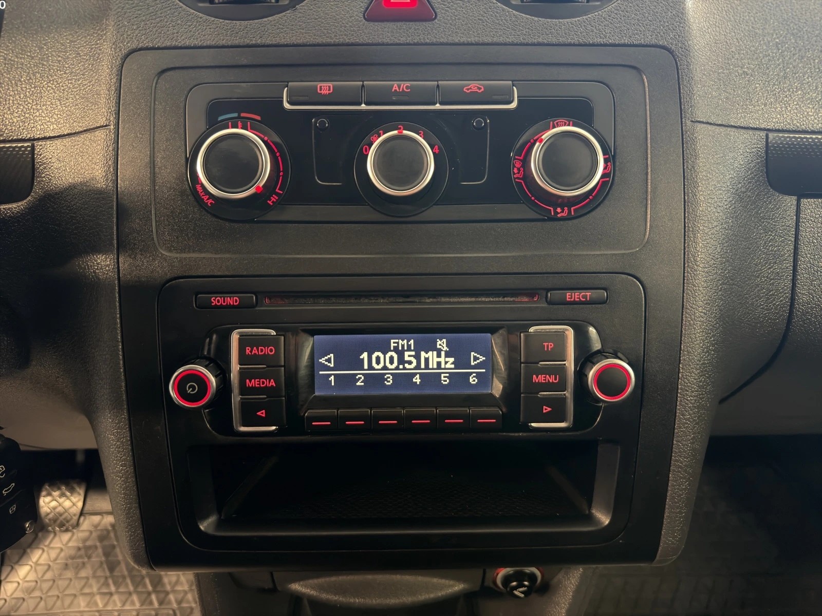 VW VW VW Caddy 2.0 TDI 4Motion-image-7