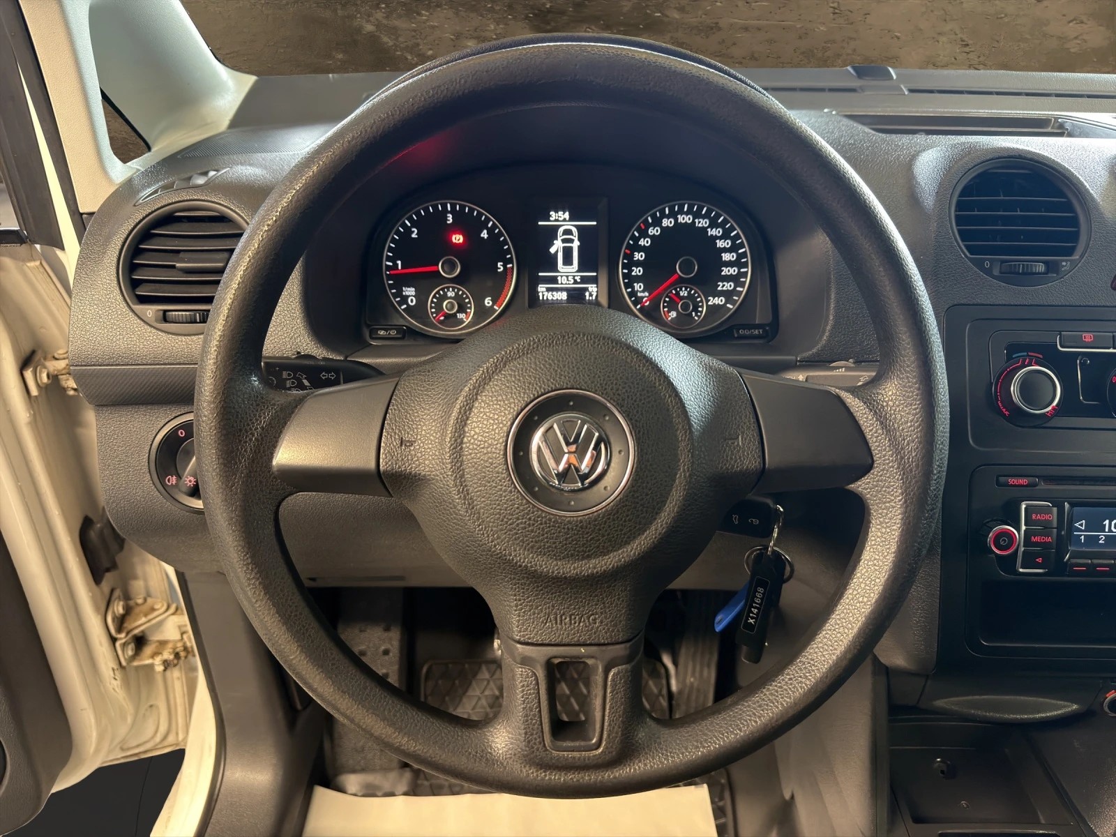 VW VW VW Caddy 2.0 TDI 4Motion-image-3