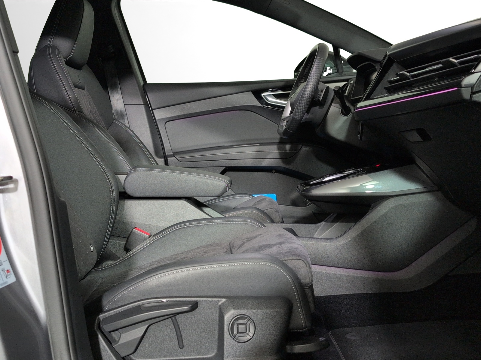 AUDI Q4 Sportback e-tron 45 quattro-image-6
