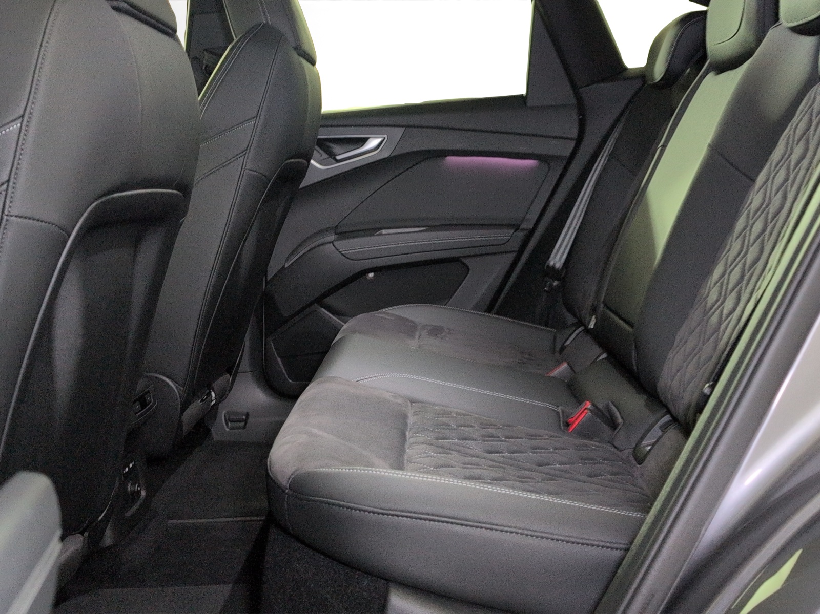 AUDI Q4 Sportback e-tron 45 quattro-image-11