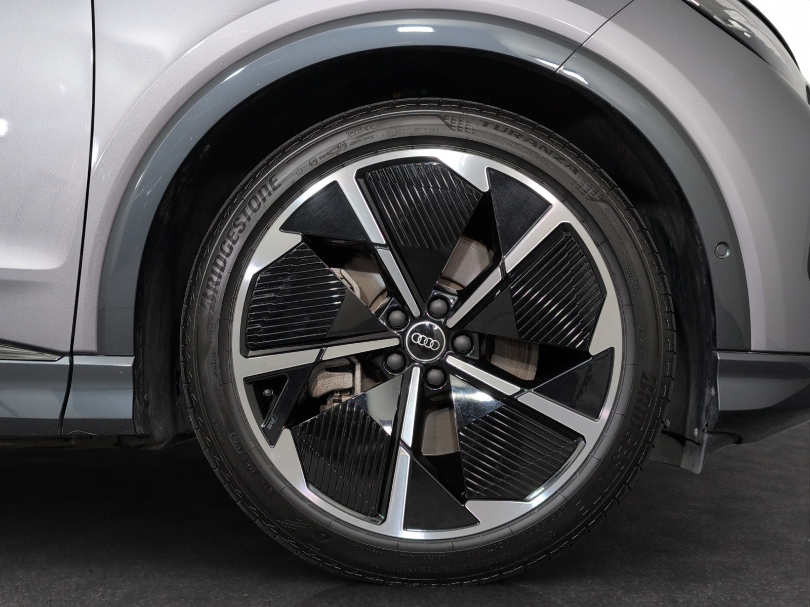 AUDI Q4 Sportback e-tron 45 quattro-image-4