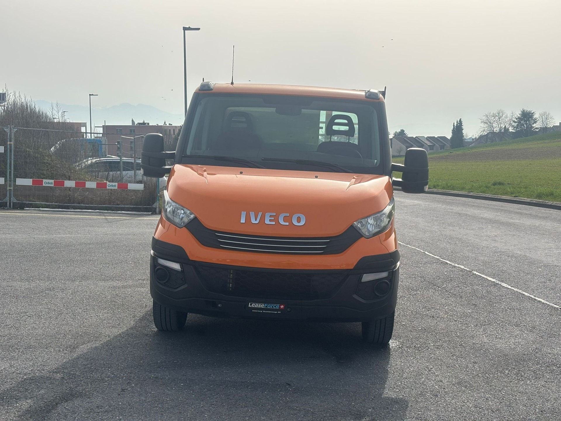 IVECO 35 S 12 A8 pont basculant vertical-image-5