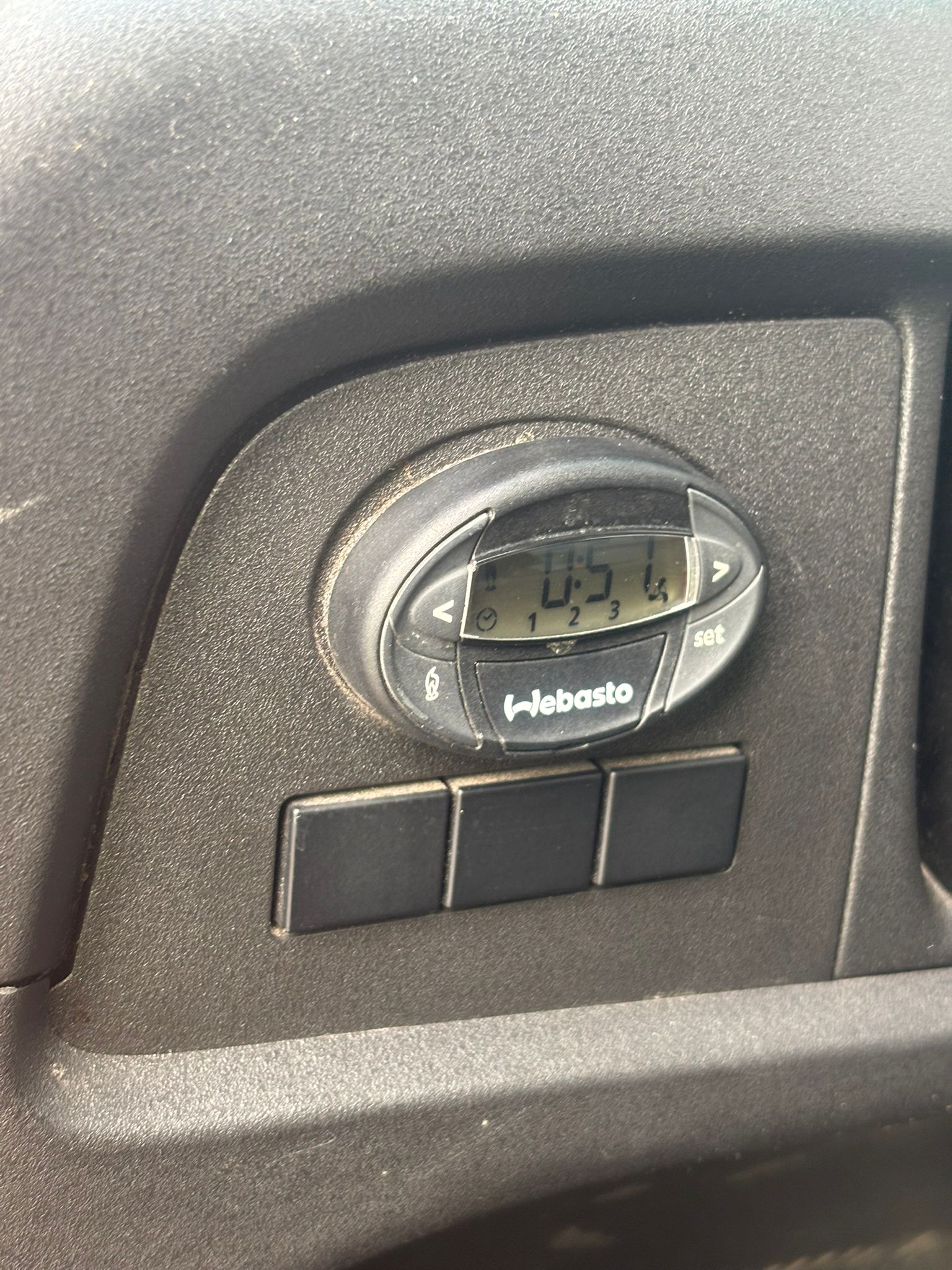 IVECO 35 S 12 A8 pont basculant vertical-image-29