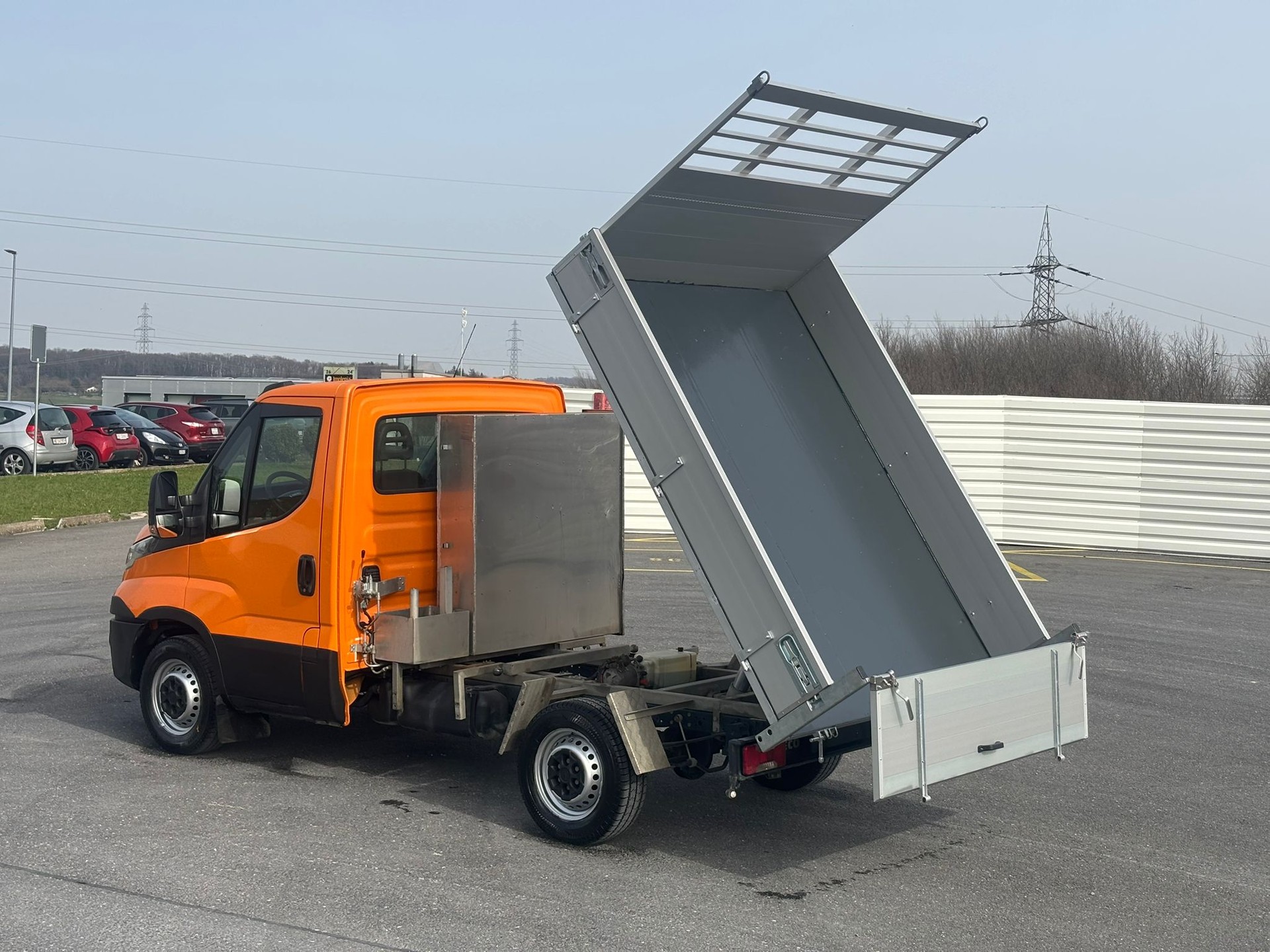 IVECO 35 S 12 A8 pont basculant vertical-showroom-element-1