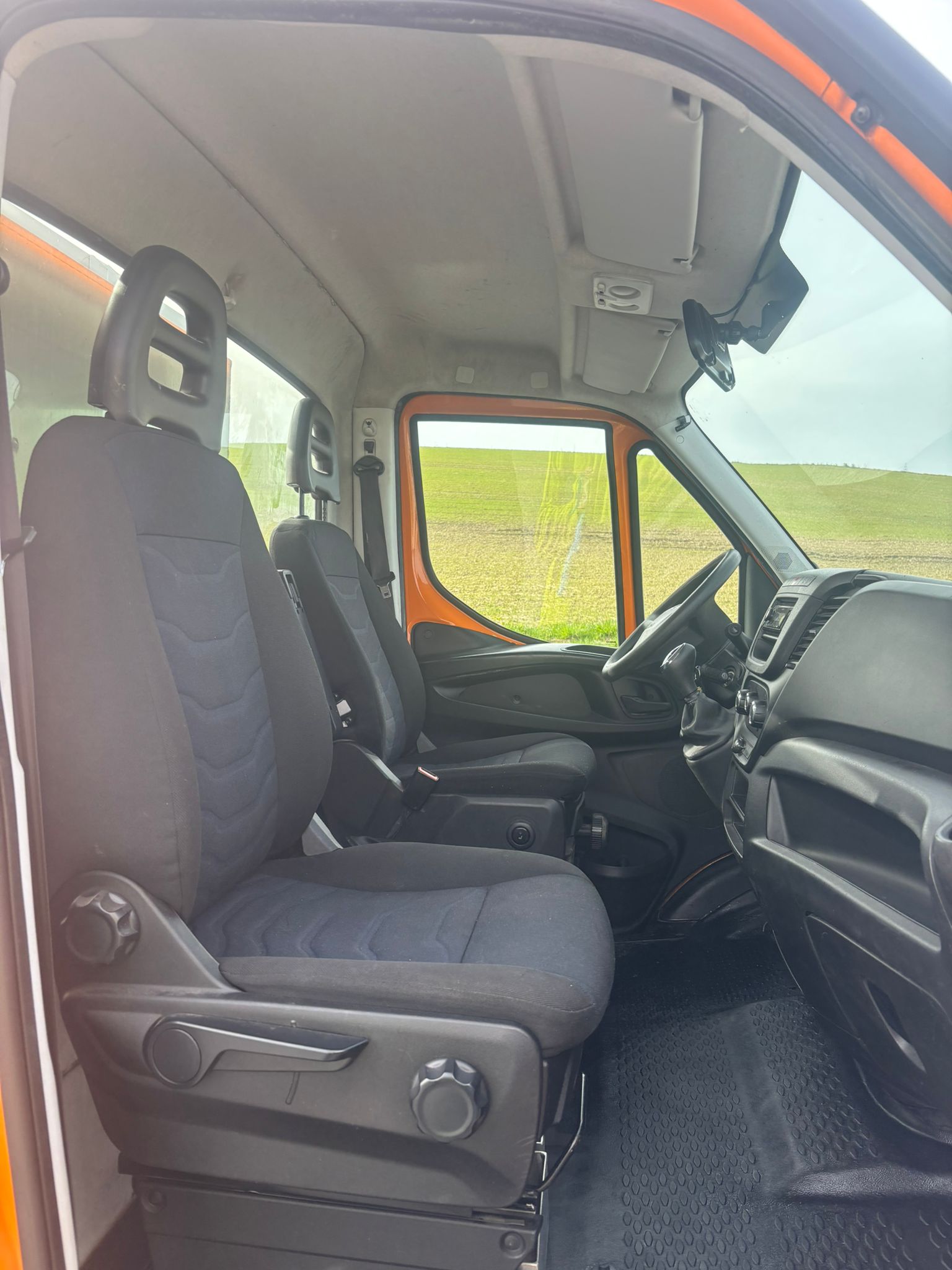IVECO 35 S 12 A8 pont basculant vertical-image-30