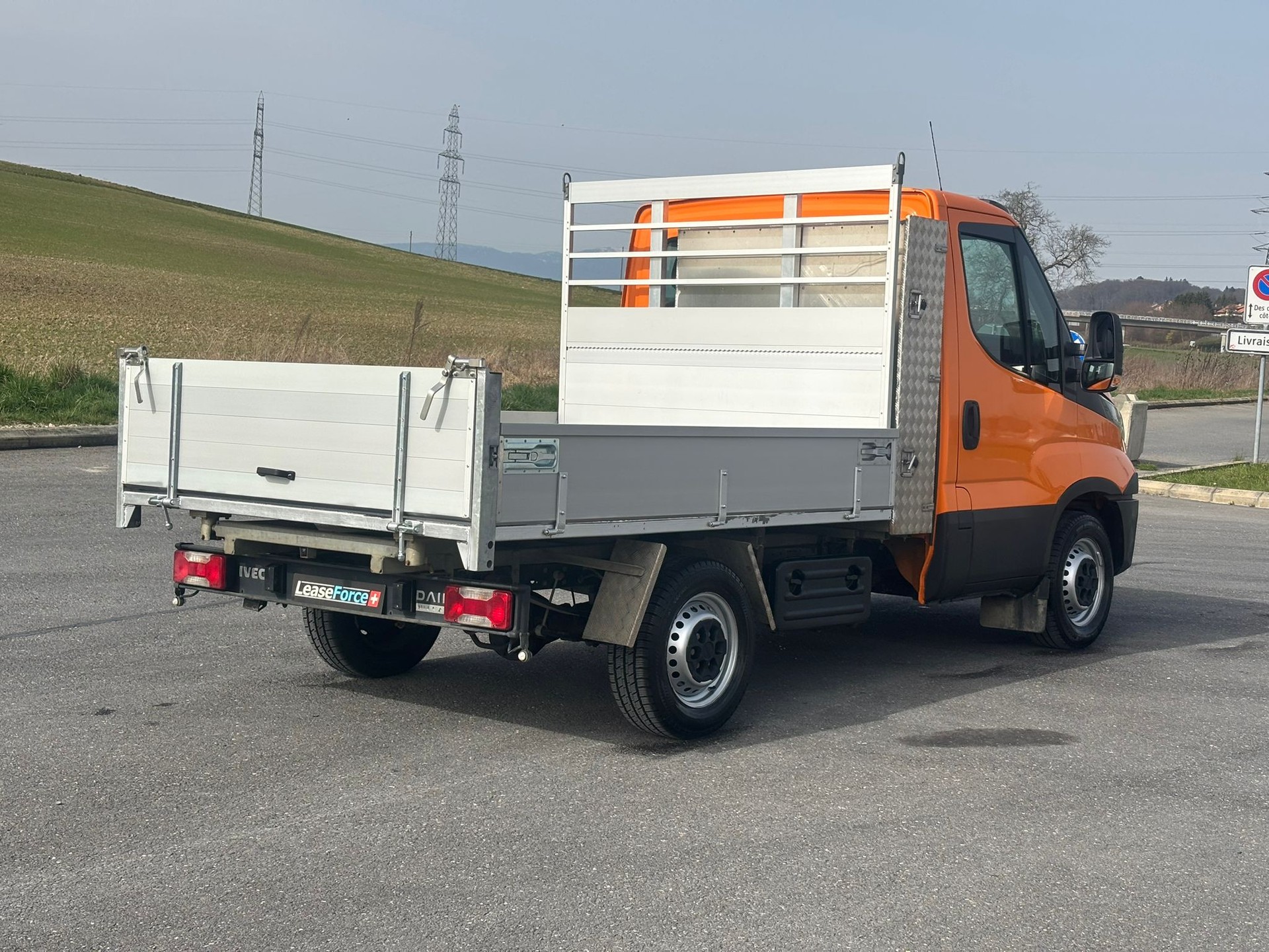 IVECO 35 S 12 A8 pont basculant vertical-image-13