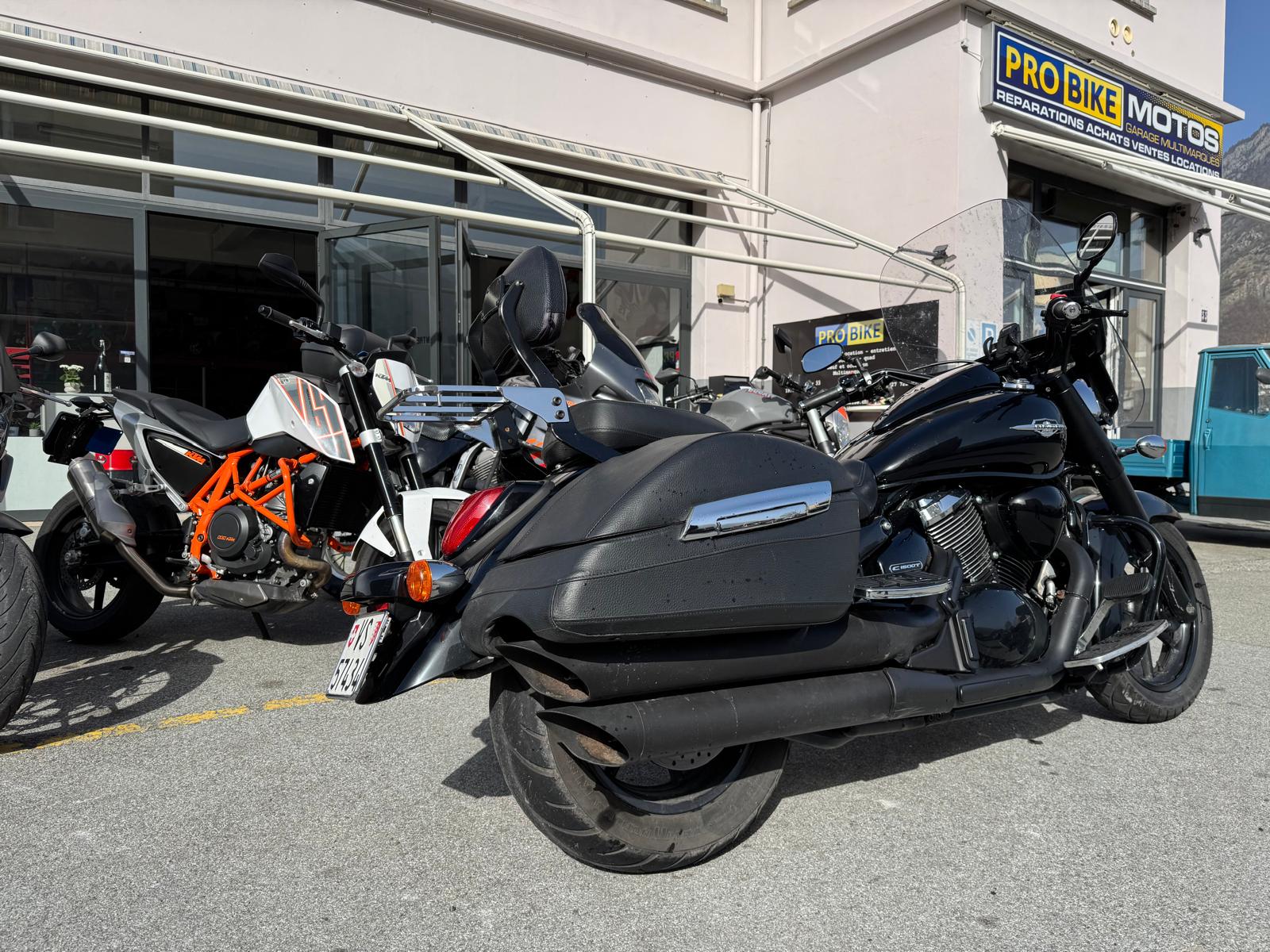SUZUKI Intruder-showroom-element-2