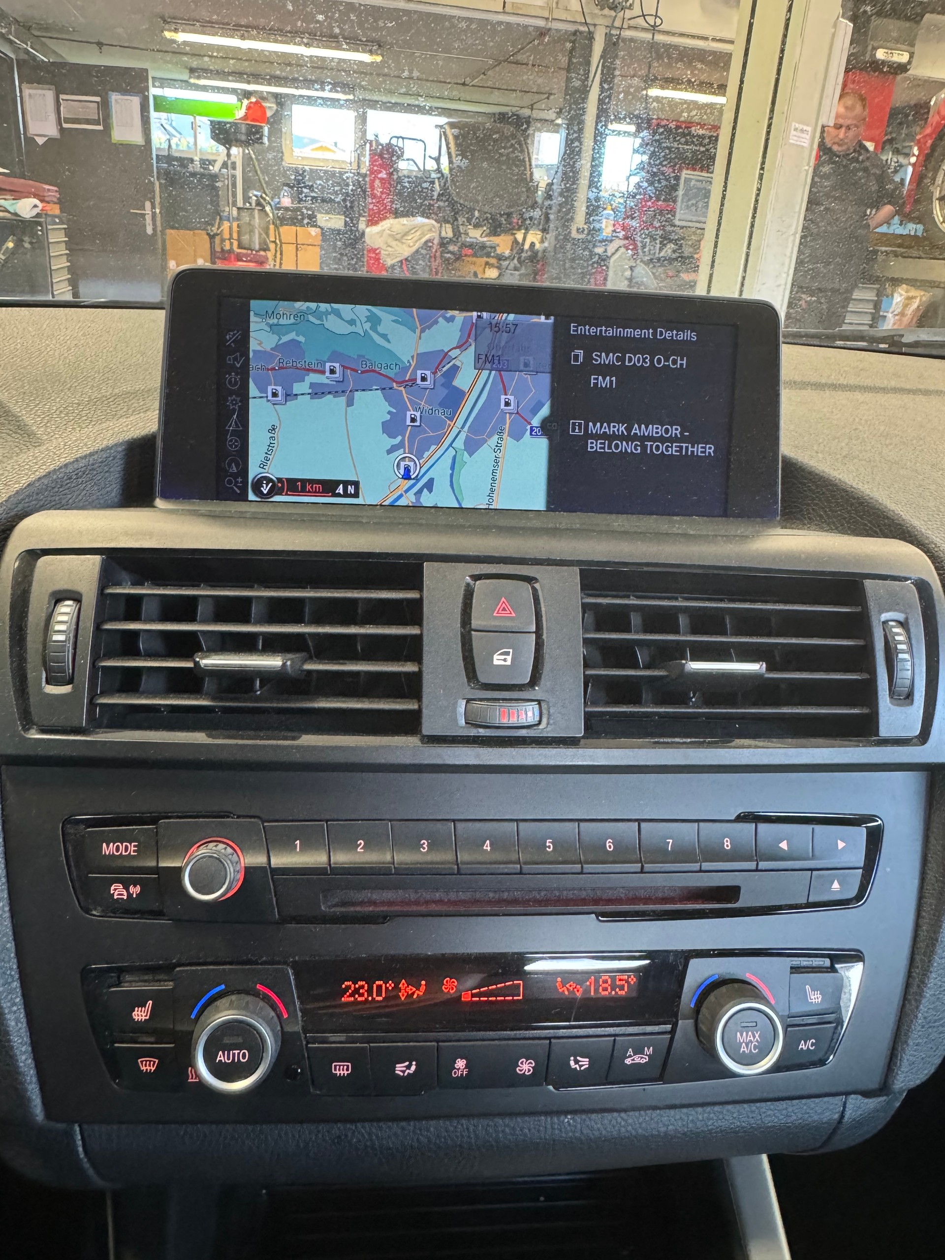 BMW 120d xDrive Urban Line-image-8