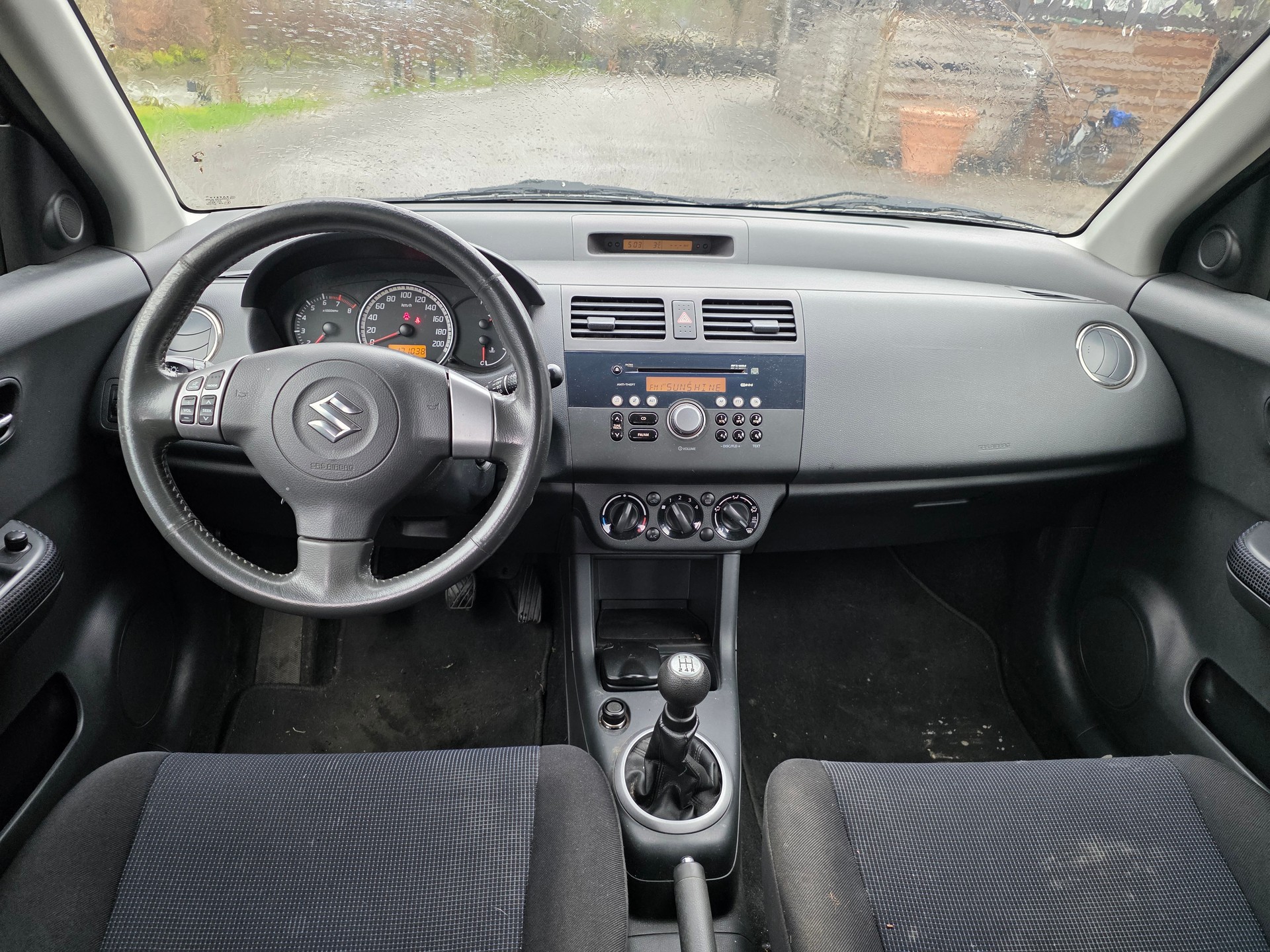 SUZUKI Swift 1.3i 16V GL ☆☆☆ Exportfahrzeug ☆☆☆-image-6