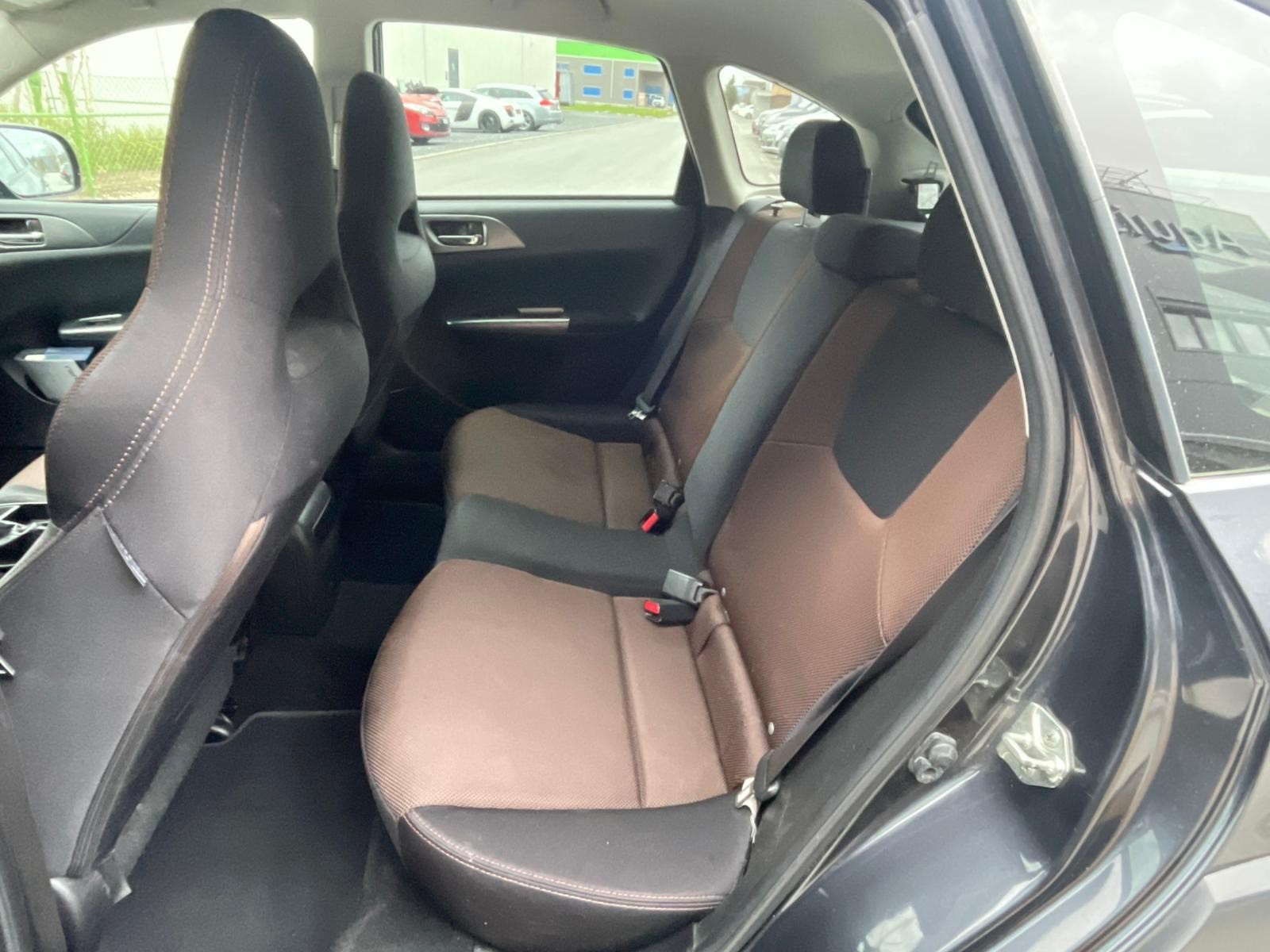 SUBARU Impreza 2.0DXV Style-image-9