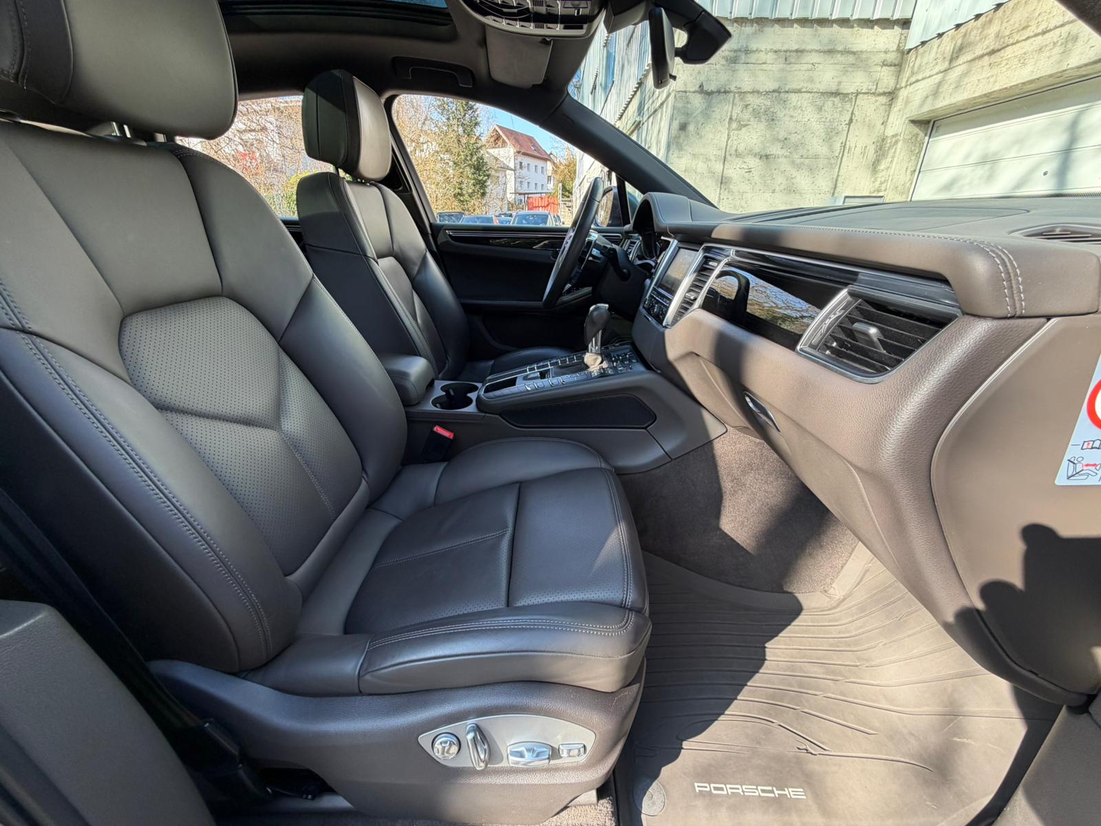 PORSCHE Macan S PDK-image-18