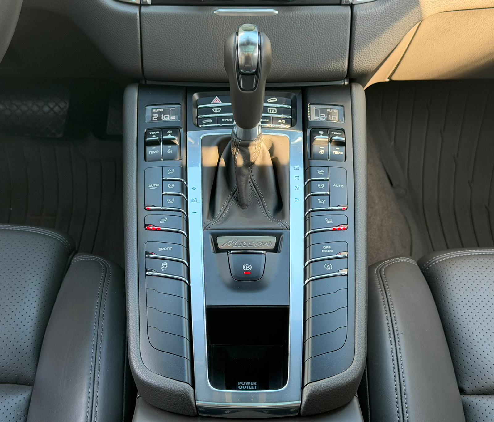 PORSCHE Macan S PDK-image-24