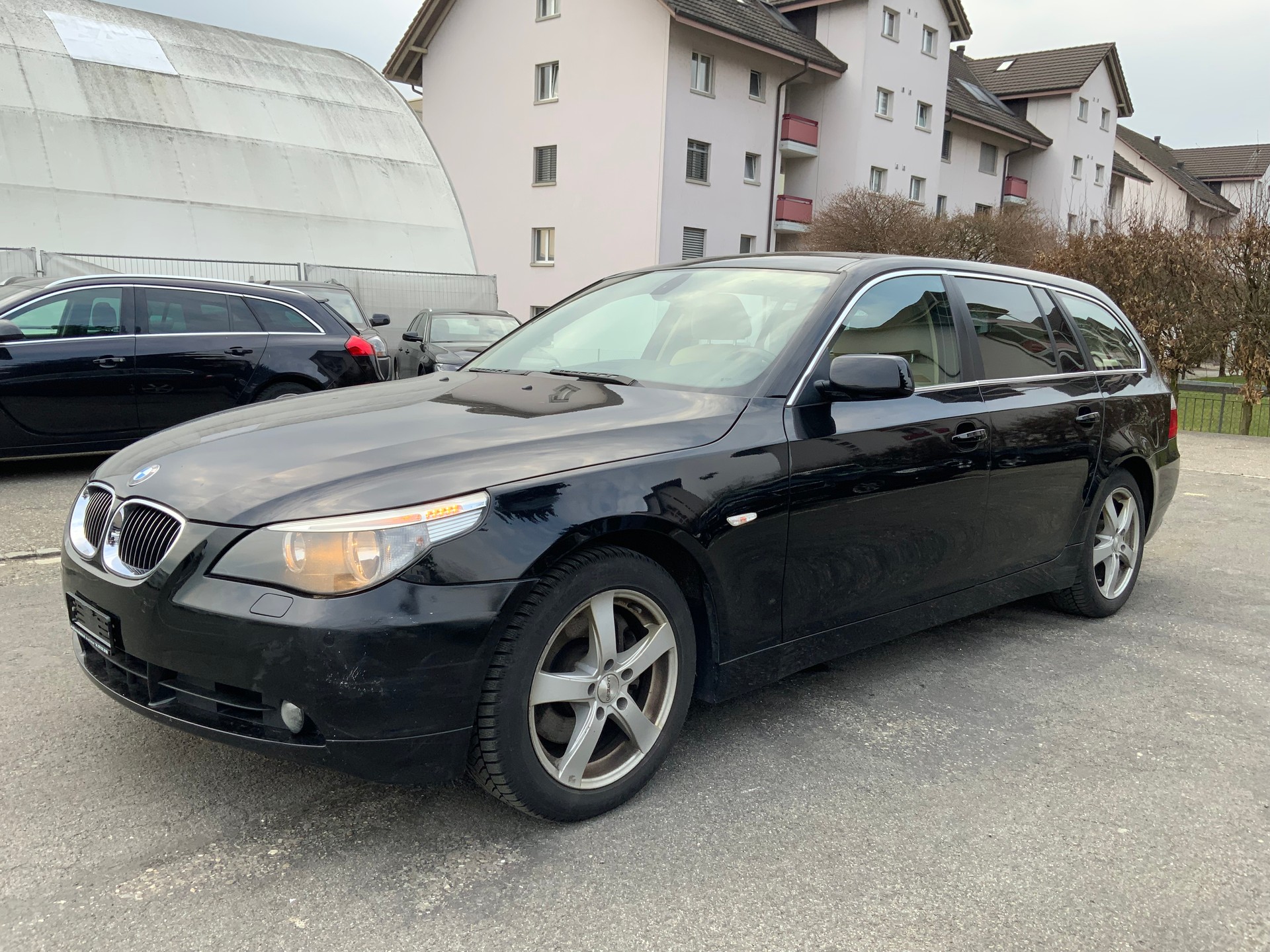 BMW 525xi Touring-image-1