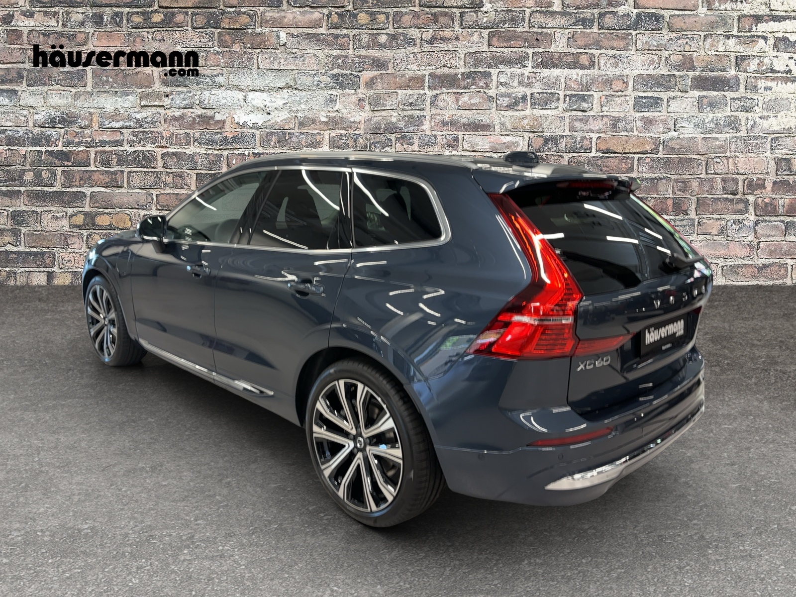VOLVO XC60 2.0 T8 eAWD Ultra Bright Polestar Performance-showroom-element-2