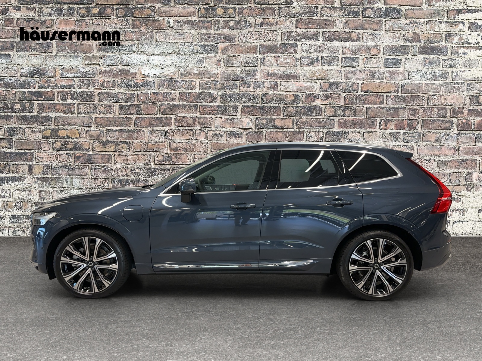 VOLVO XC60 2.0 T8 eAWD Ultra Bright Polestar Performance-showroom-element-1