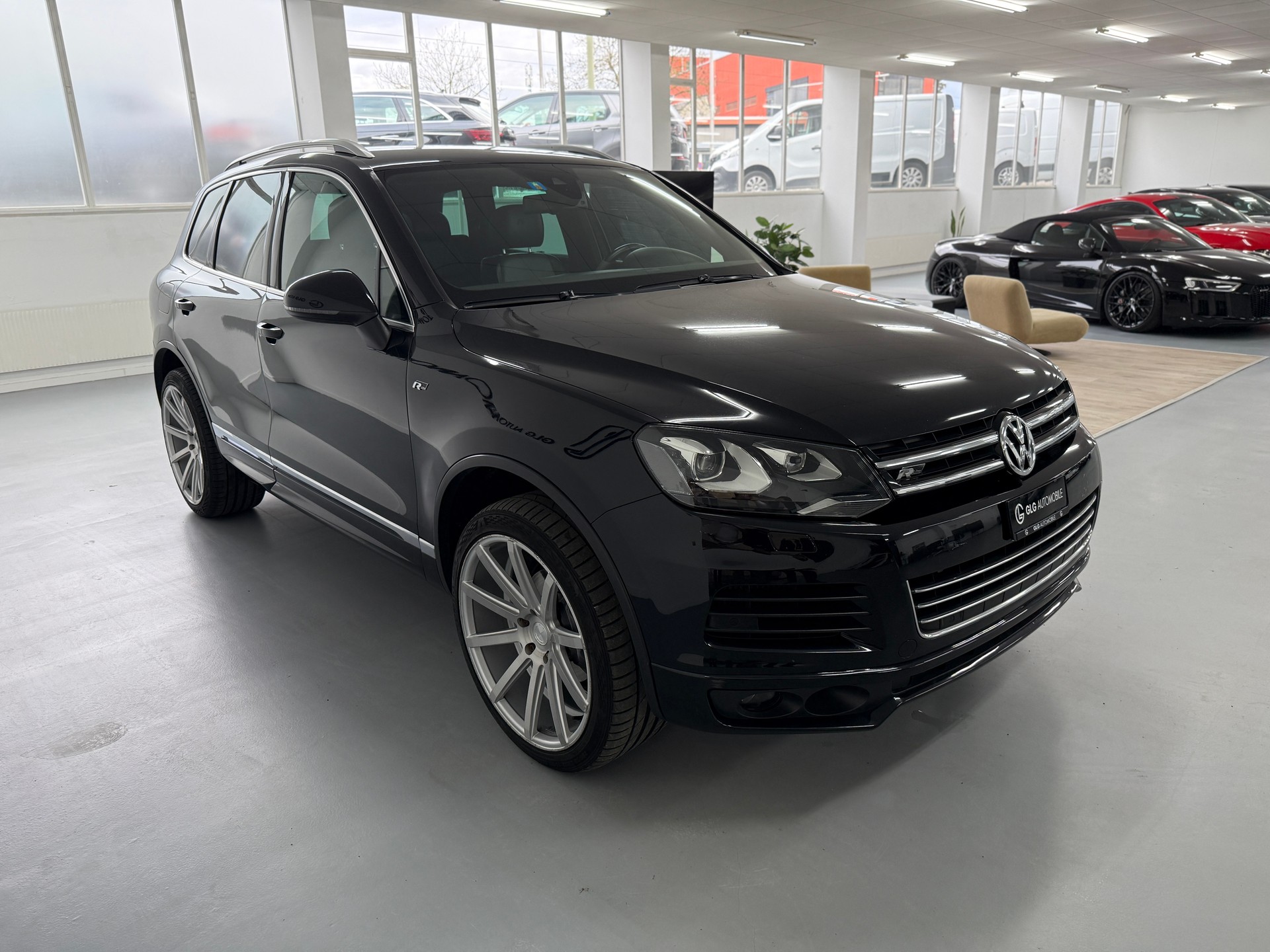 VW Touareg 3.0 TDI R-Line BlueMotion Technology Tiptronic-showroom-element-2