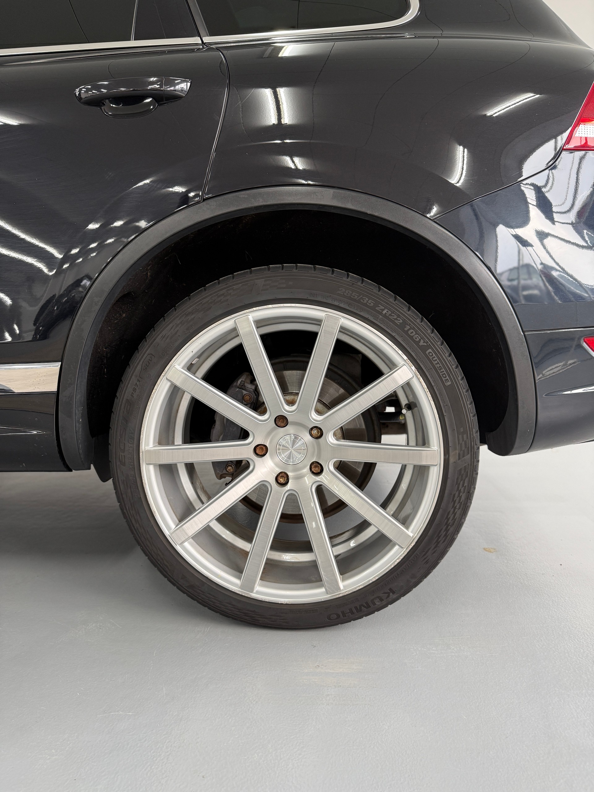 VW Touareg 3.0 TDI R-Line BlueMotion Technology Tiptronic-image-6