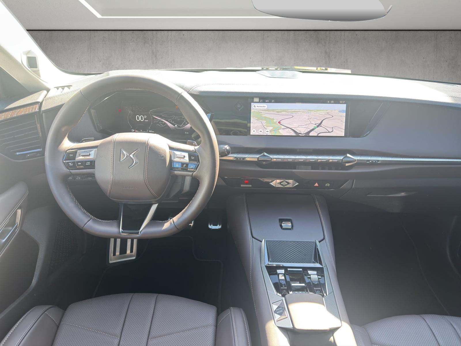 DS AUTOMOBILES No4 1.2 Hybrid 145 Étoile Nappa-image-8