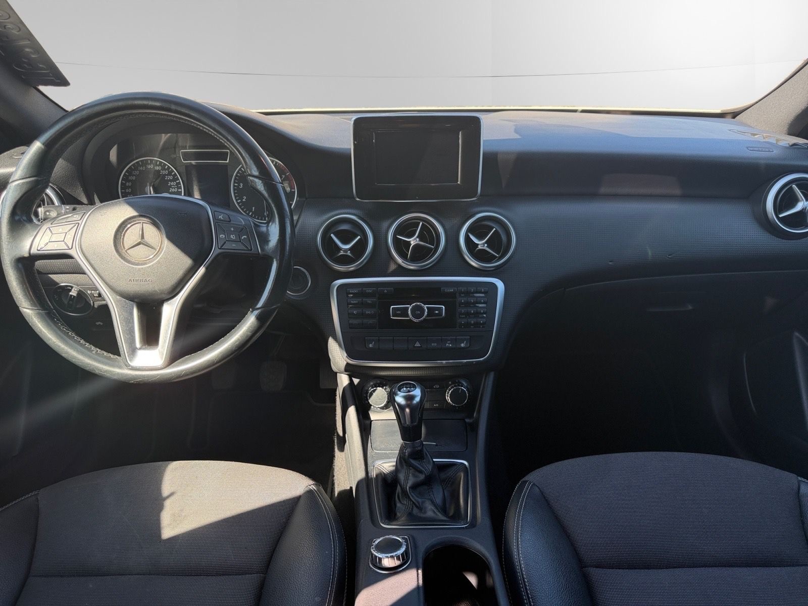 MERCEDES-BENZ A 180 Style-image-10