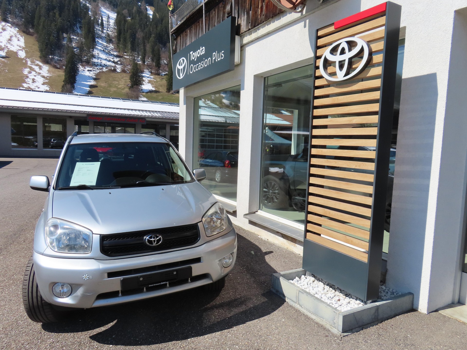 TOYOTA RAV4 2.0i-16V Mountain-showroom-element-1