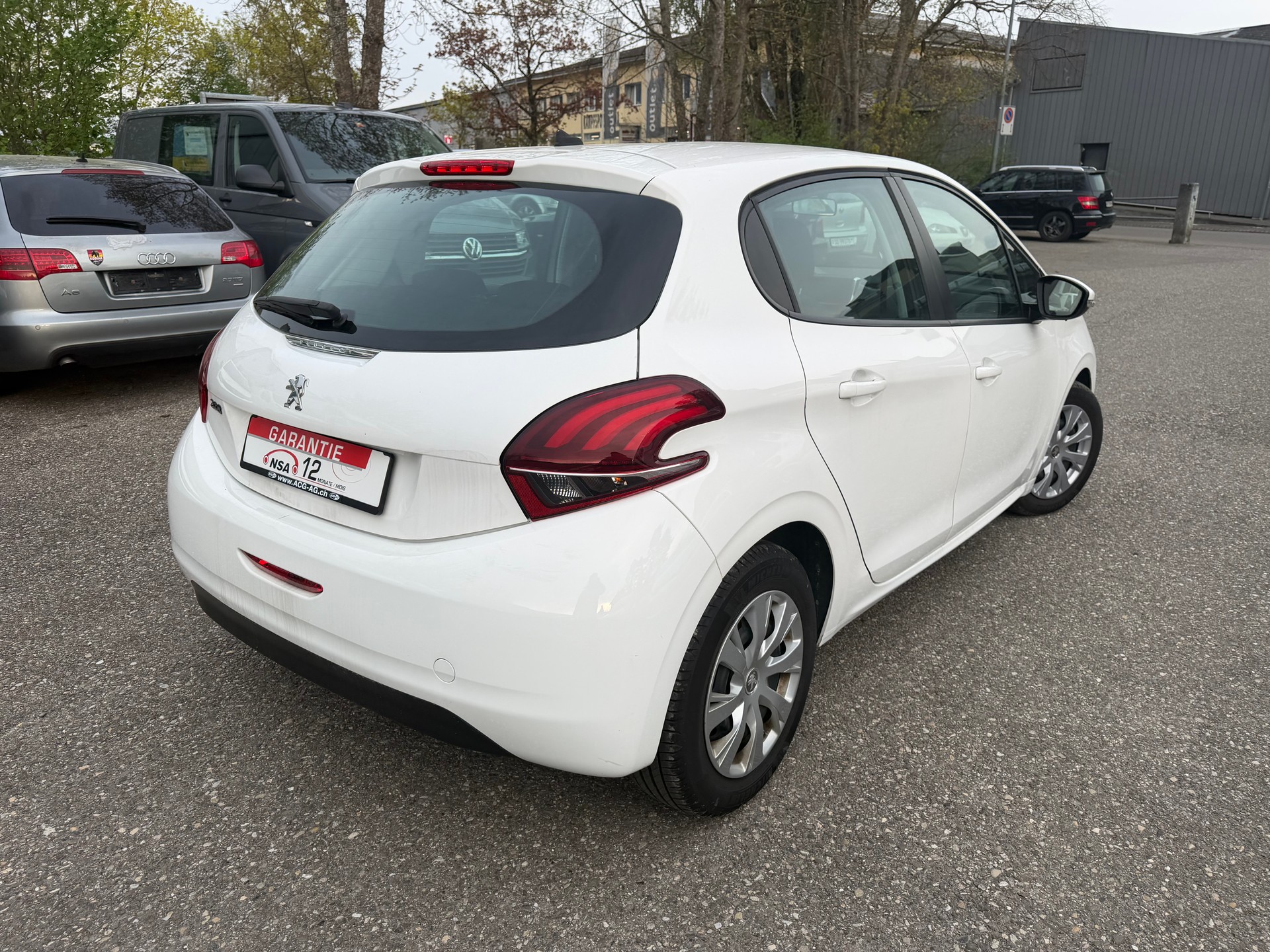 PEUGEOT 208 1.5 BlueHDi Active ** Klimaanlage ** Tempomat ** Frisch Ab MFK-image-4