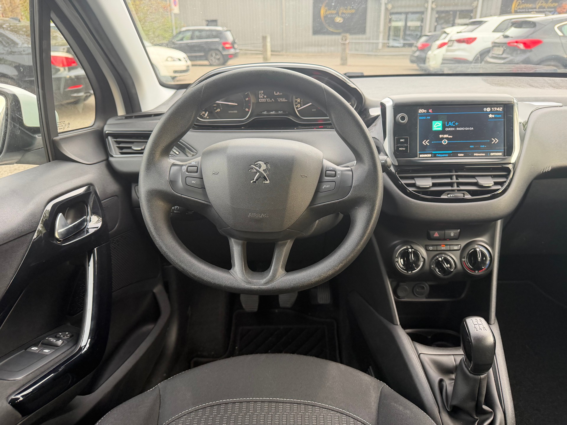 PEUGEOT 208 1.5 BlueHDi Active ** Klimaanlage ** Tempomat ** Frisch Ab MFK-image-3