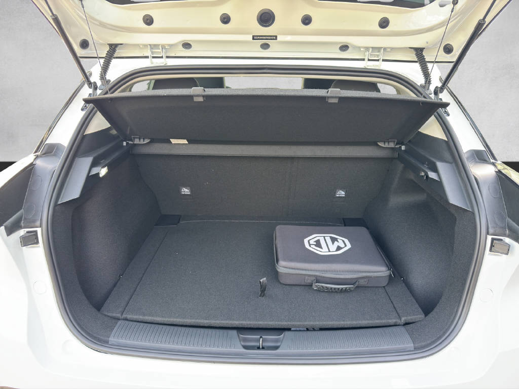 MG MG4 64kWh Premium Facelift-image-5