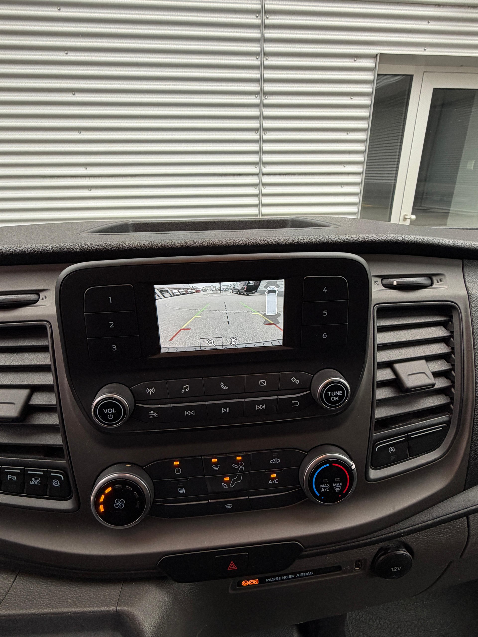 FORD Transit Custom Van 300 L2H1 Trend A-image-11