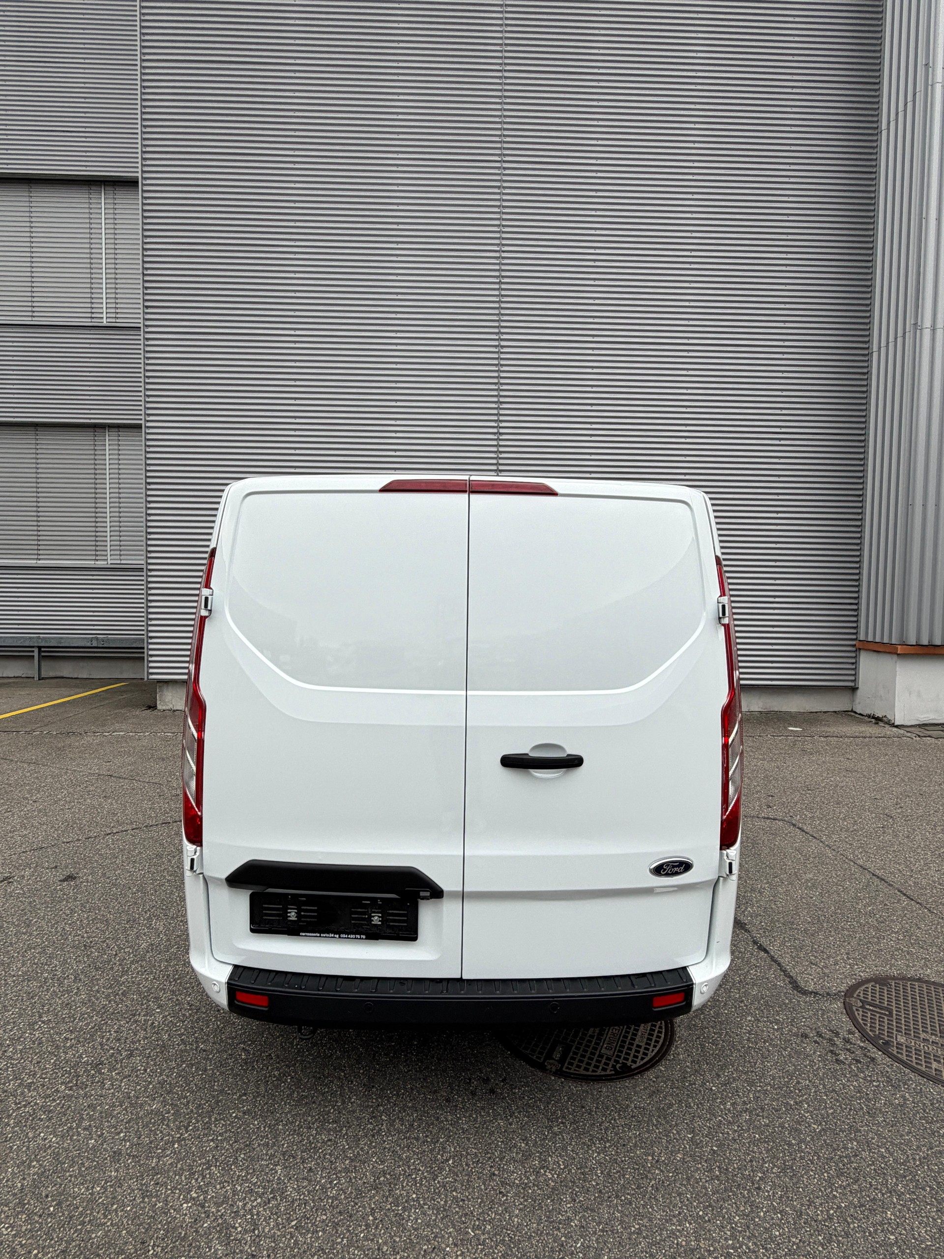 FORD Transit Custom Van 300 L2H1 Trend A-image-7