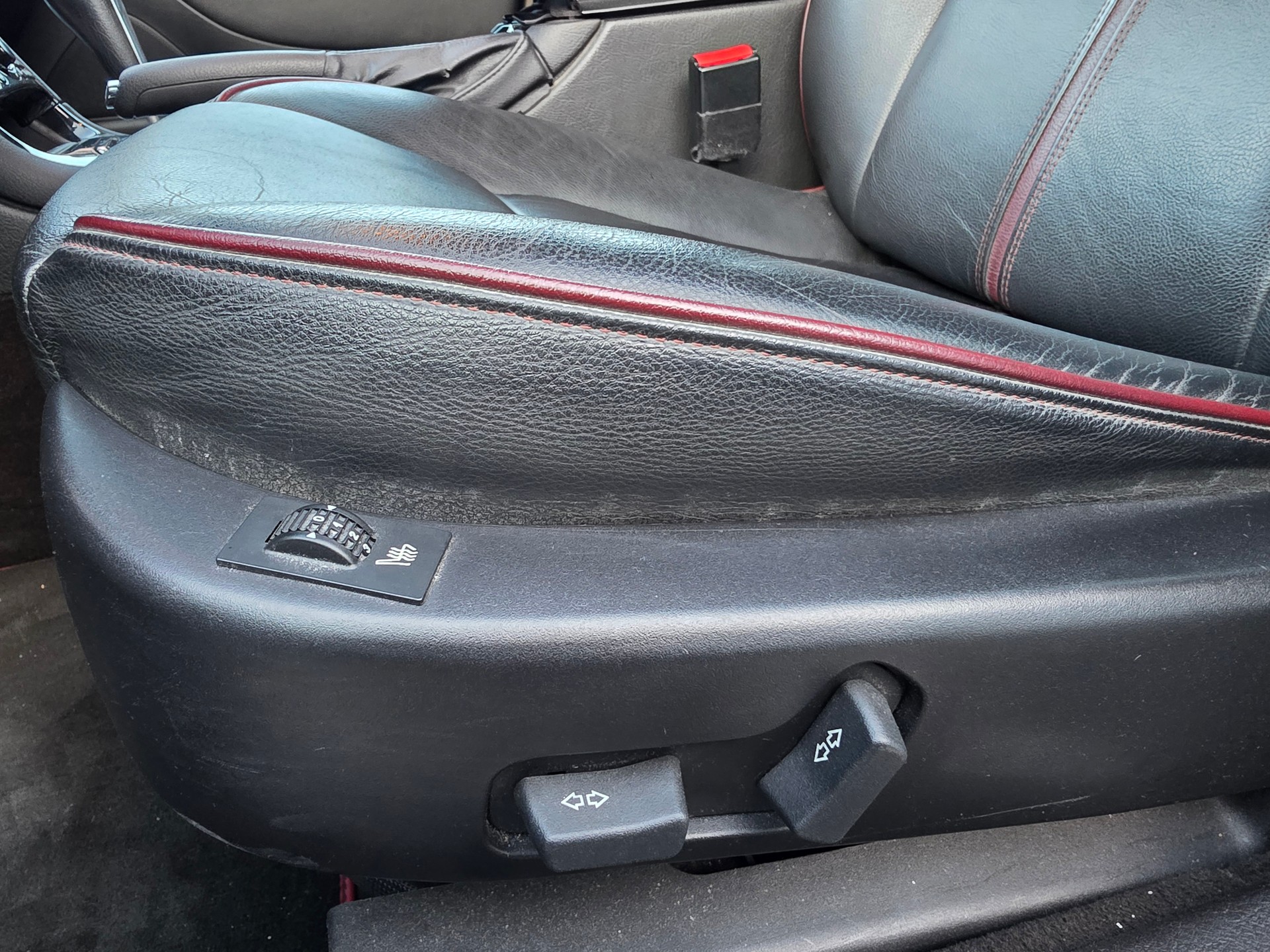 PEUGEOT 607 2.7 HDI V6 Platinum (Edition)-image-11